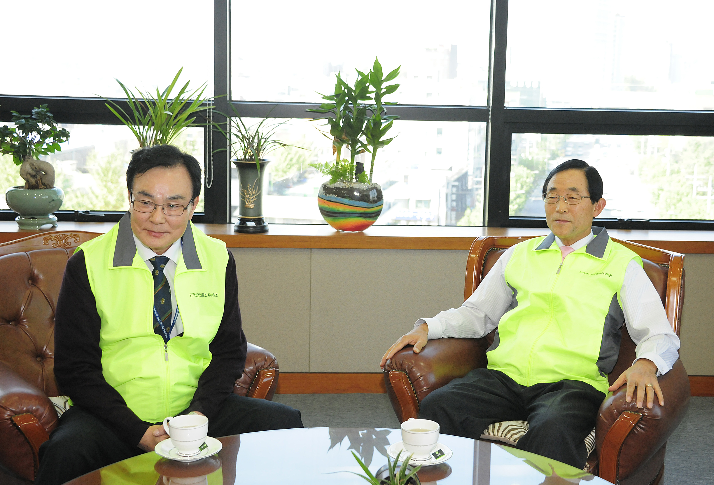 20111028-자원봉사자 기본소양교육 및 물품기증 42186.JPG