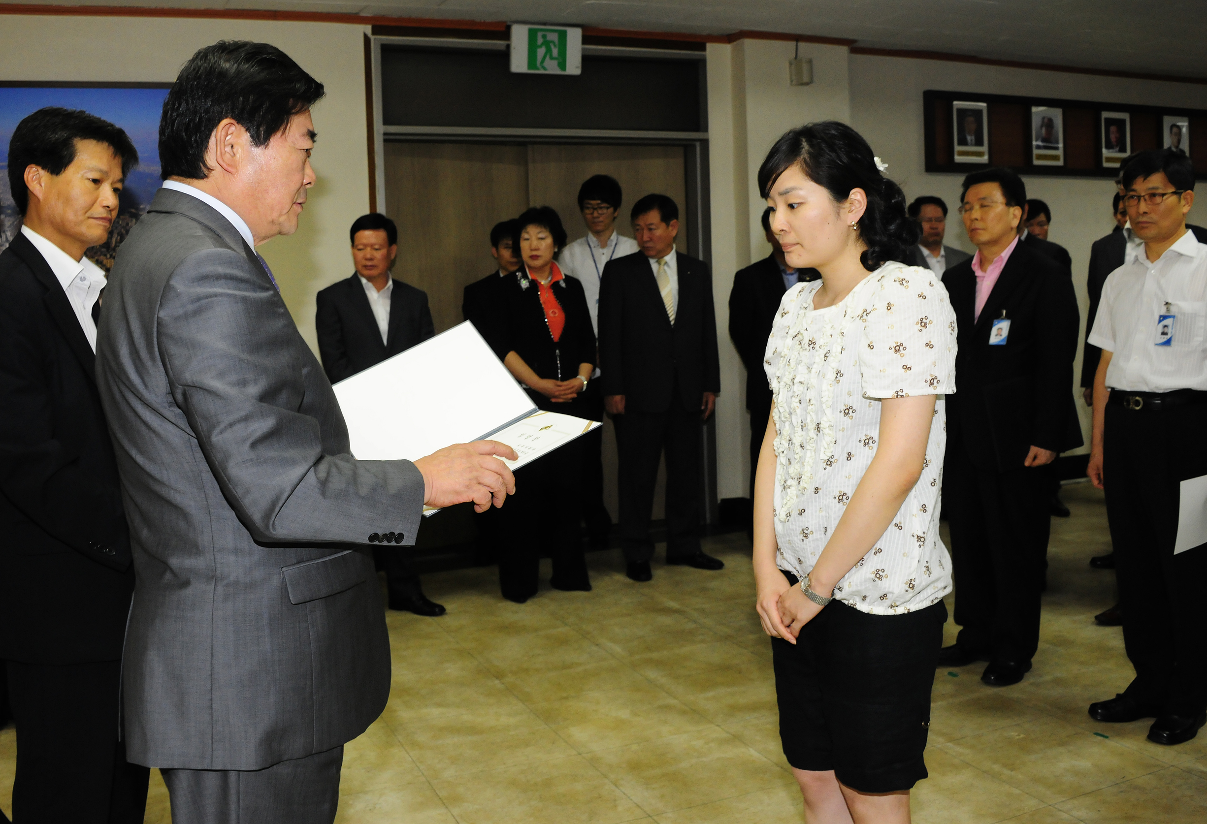 20110630-발령장 수여 37353.JPG