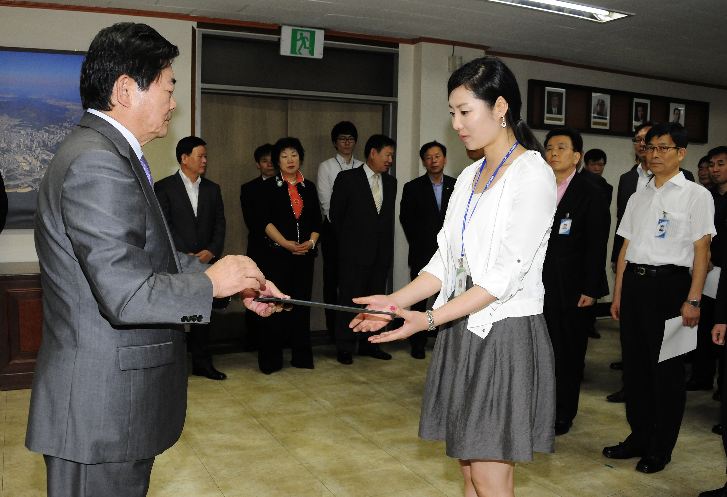 20110630-발령장 수여 37359.JPG