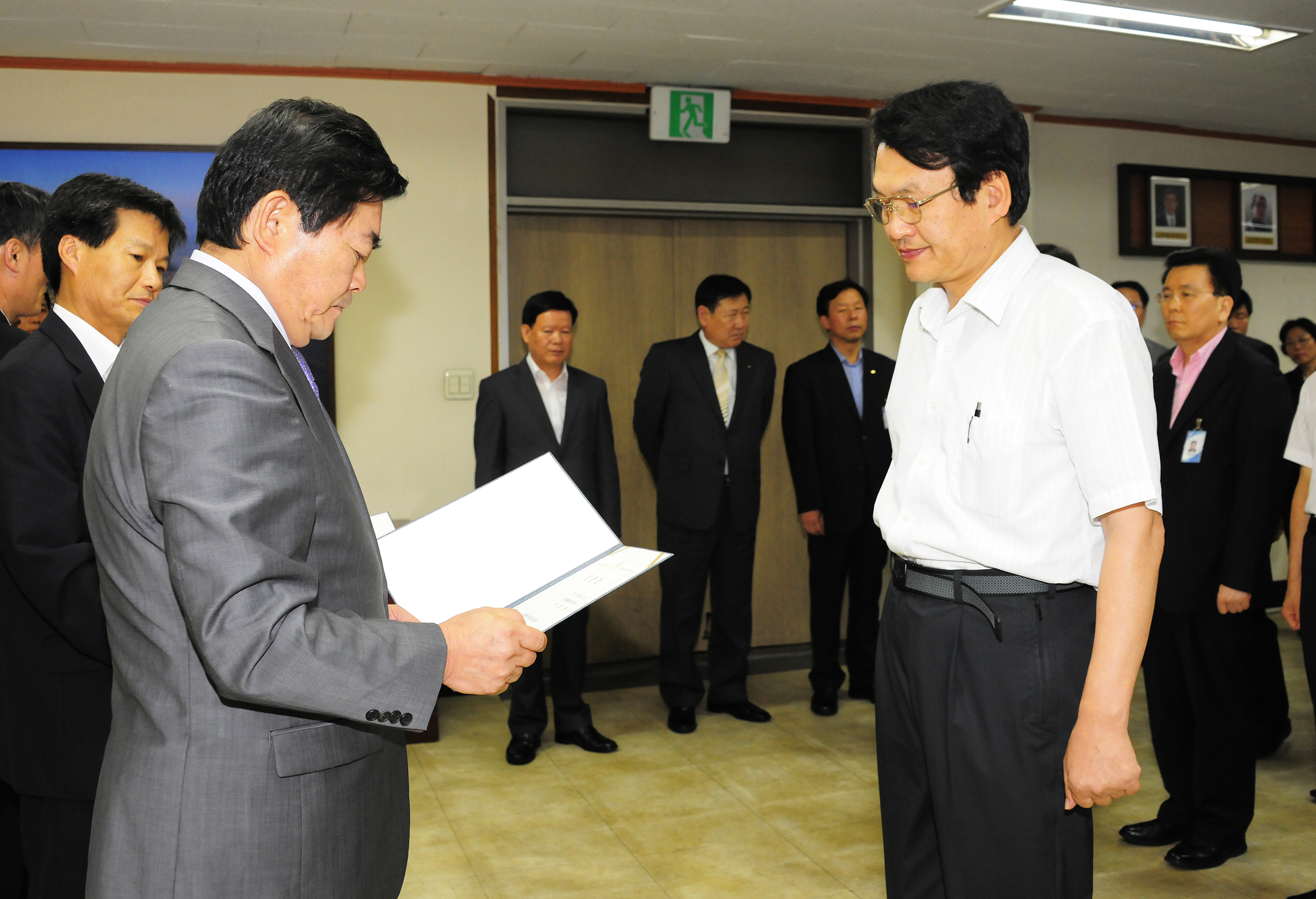 20110630-발령장 수여 37201.JPG