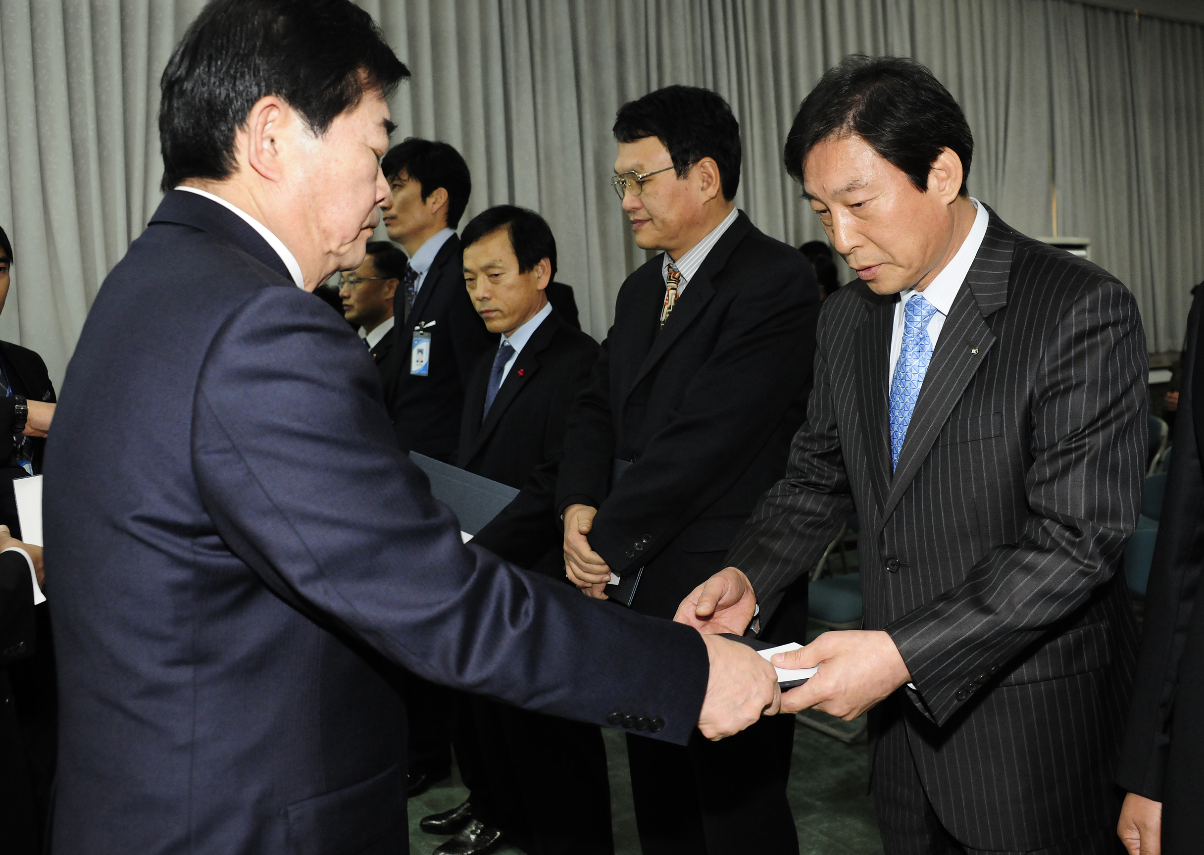20111230-구 종무식 및 부구청장님 이임식 47646.JPG
