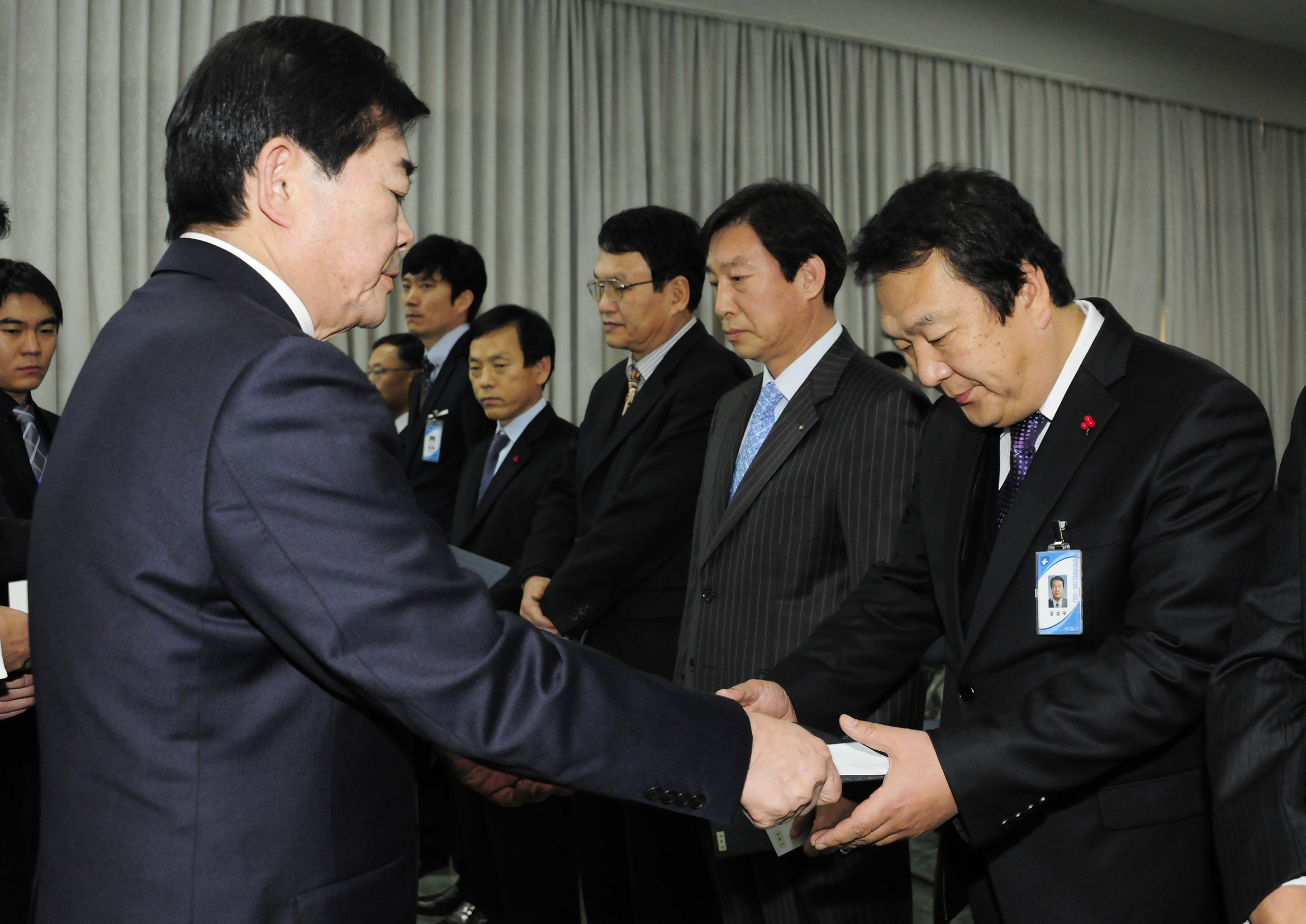 20111230-구 종무식 및 부구청장님 이임식 47650.JPG