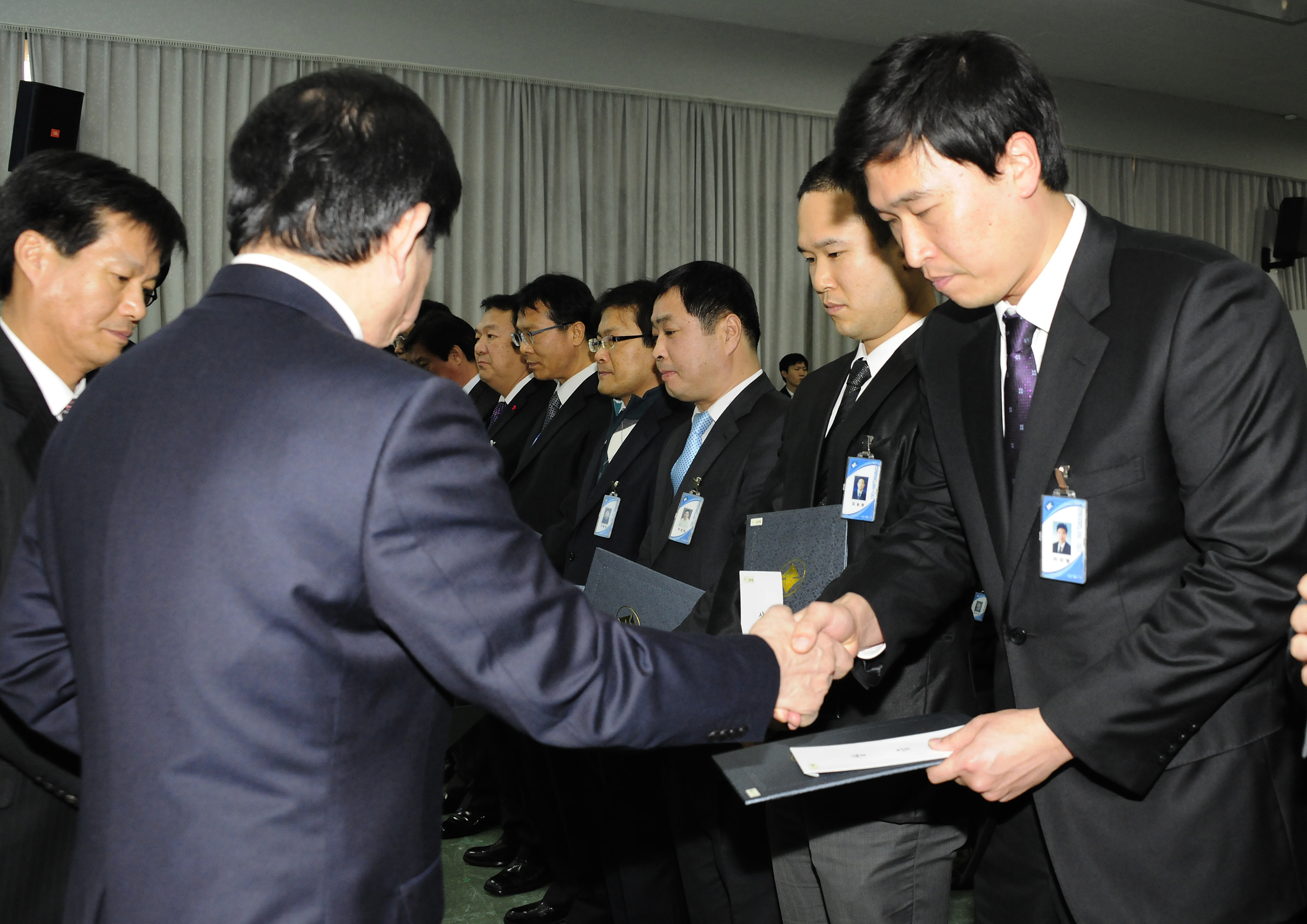 20111230-구 종무식 및 부구청장님 이임식 47665.JPG