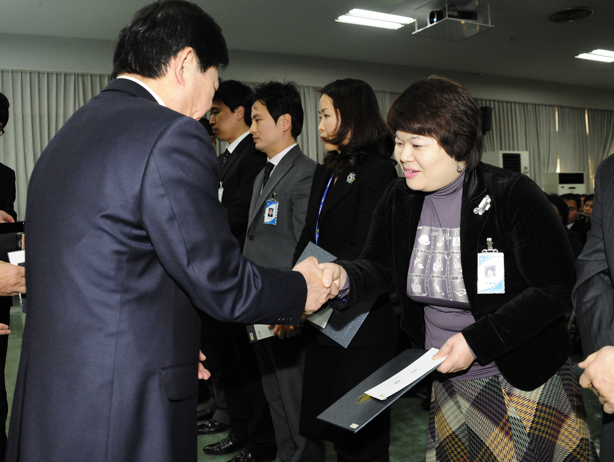 20111230-구 종무식 및 부구청장님 이임식 47674.JPG