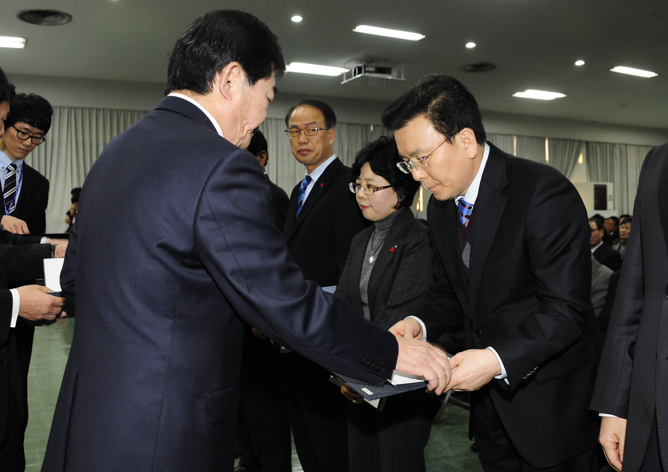 20111230-구 종무식 및 부구청장님 이임식 47695.JPG