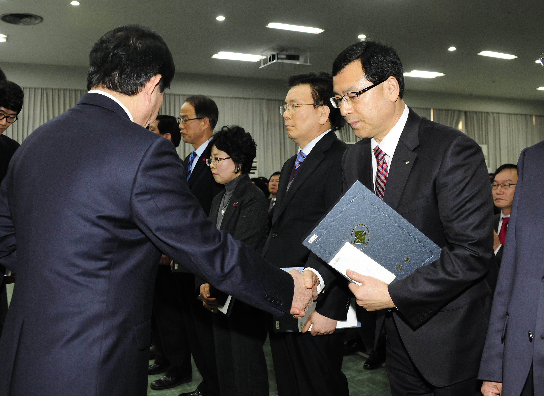 20111230-구 종무식 및 부구청장님 이임식 47699.JPG