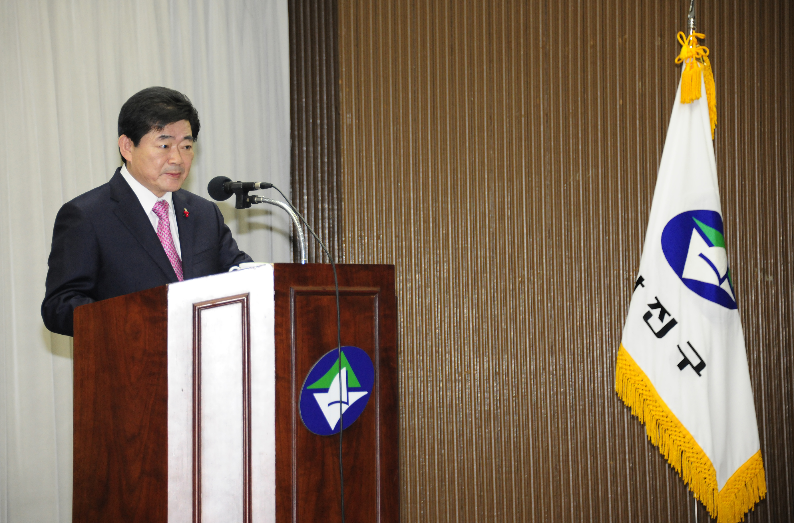 20111230-구 종무식 및 부구청장님 이임식 47710.JPG