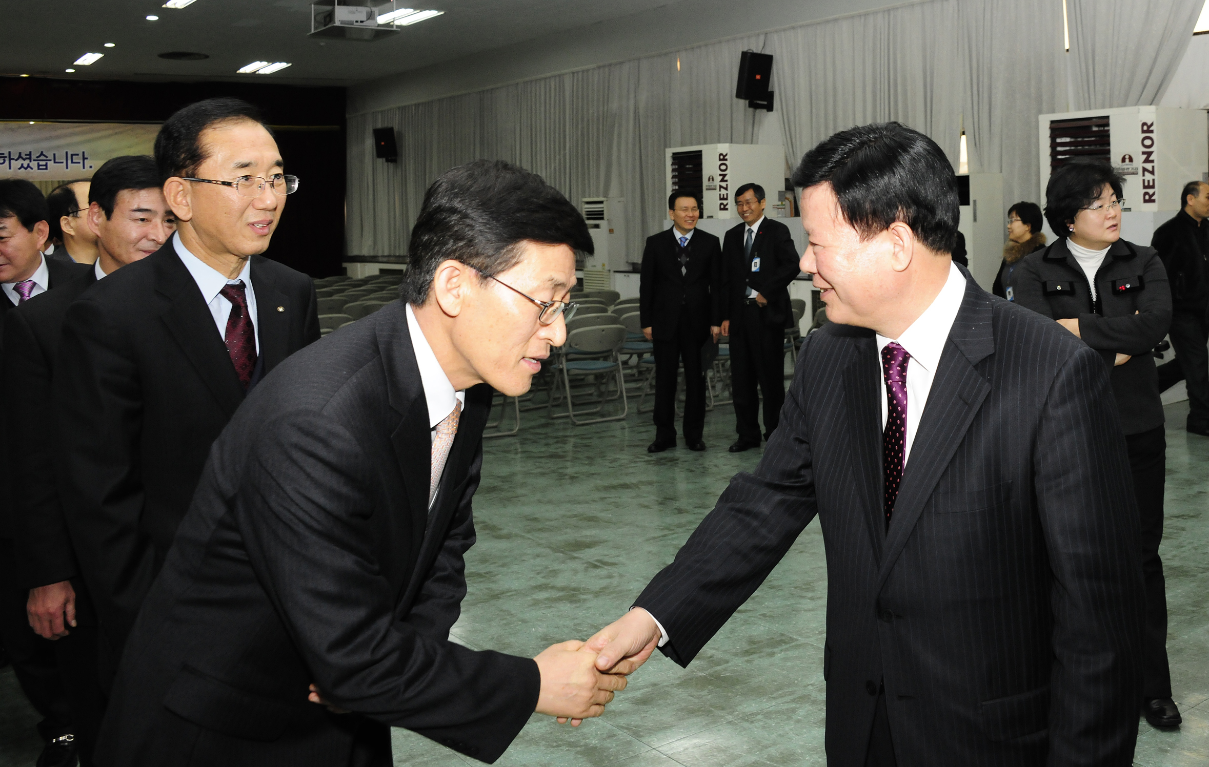 20111230-구 종무식 및 부구청장님 이임식 47723.JPG