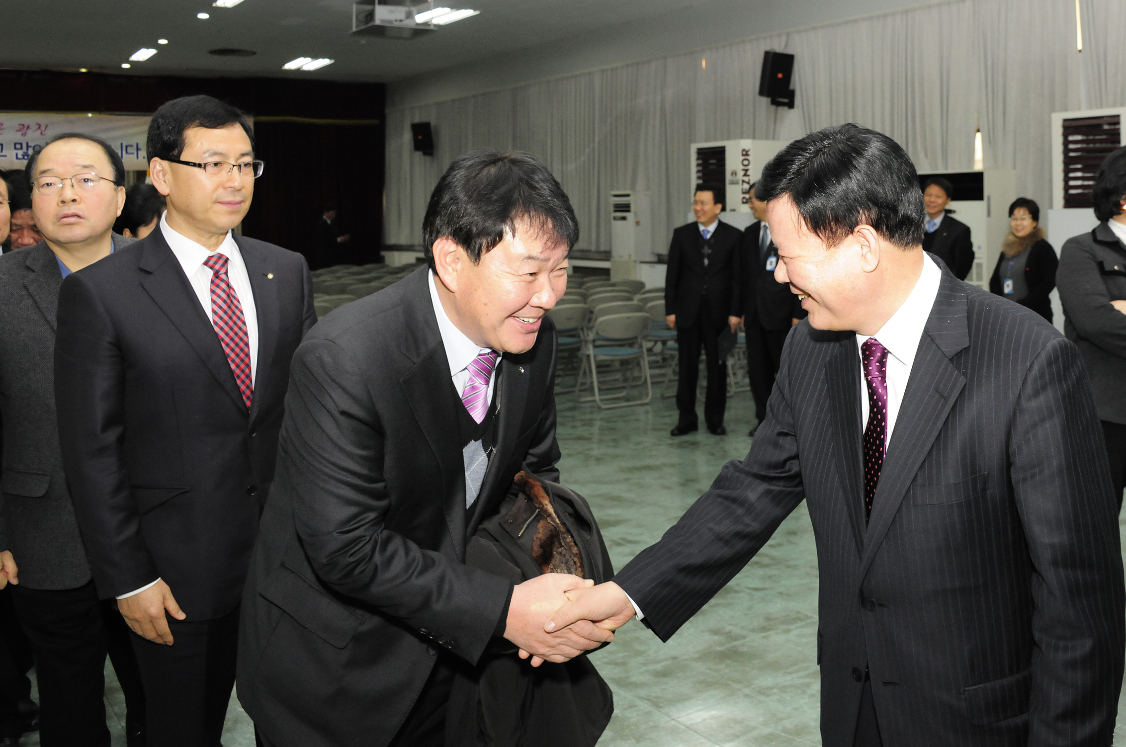 20111230-구 종무식 및 부구청장님 이임식 47724.JPG