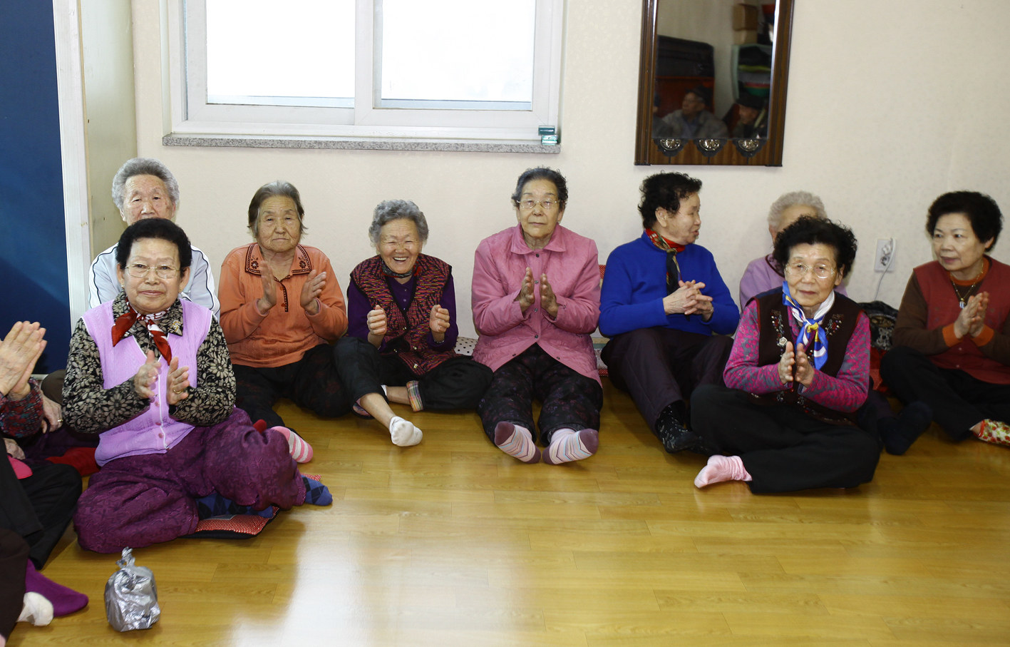 20110128-2011년 설맞이 경로당 및 사회복지시설 방문 2 24179.JPG