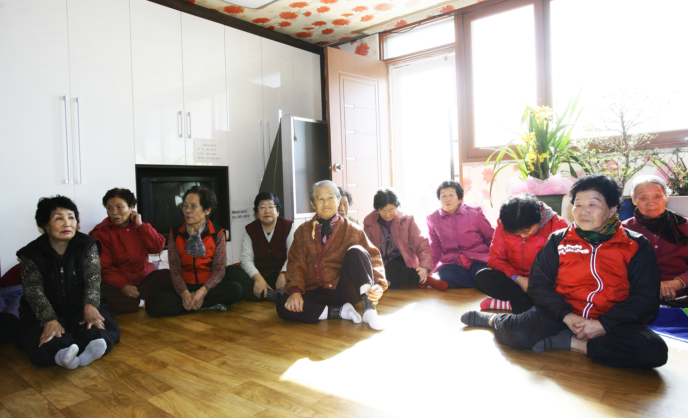 20110128-2011년 설맞이 경로당 및 사회복지시설 방문 2 24261.JPG