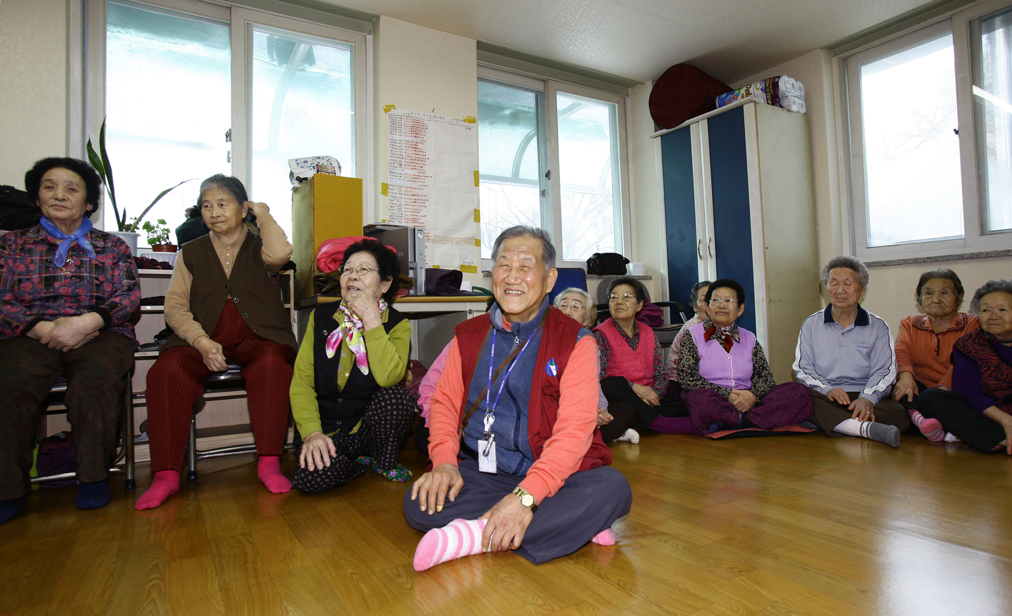 20110128-2011년 설맞이 경로당 및 사회복지시설 방문 2 24186.JPG