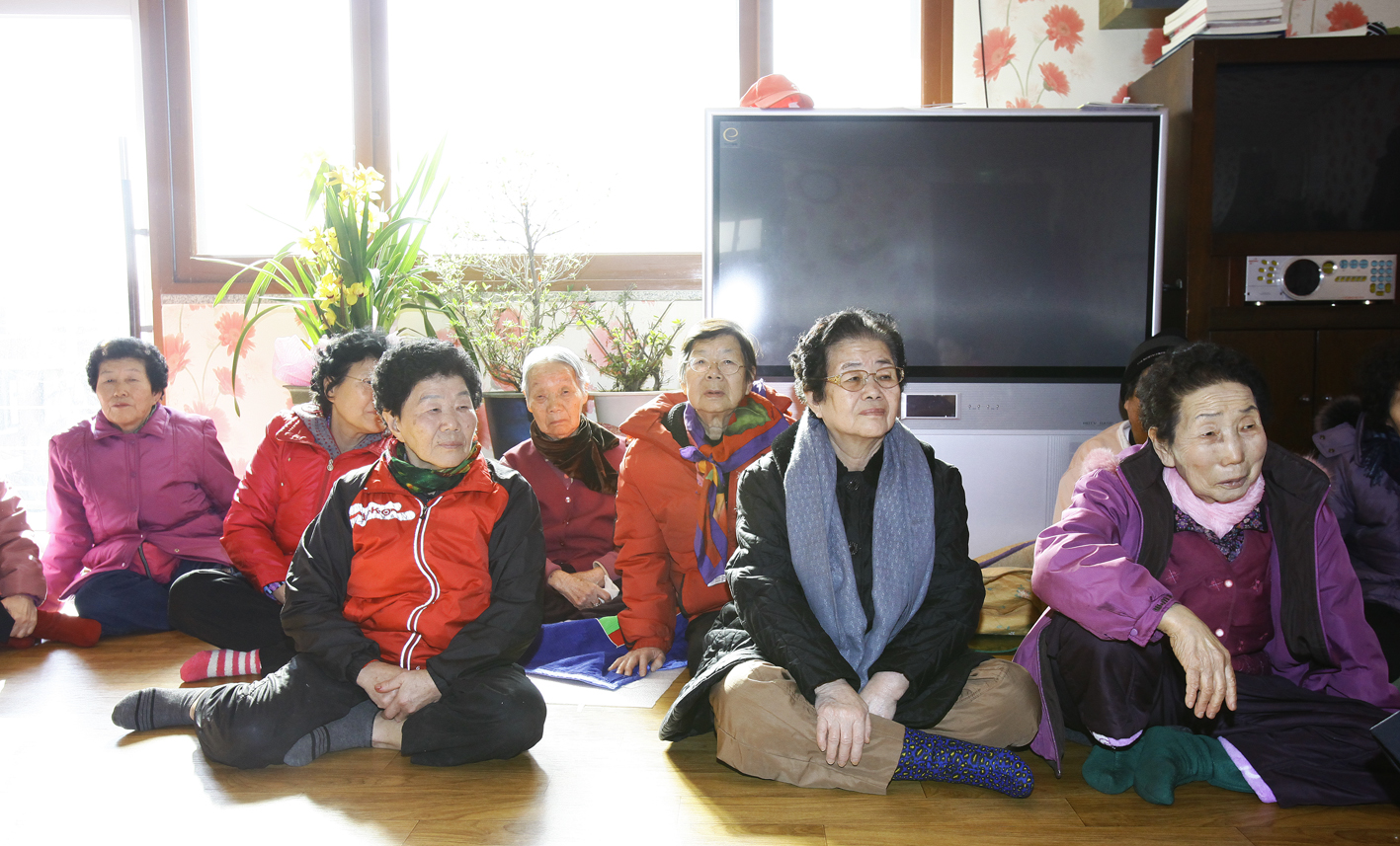20110128-2011년 설맞이 경로당 및 사회복지시설 방문 2 24262.JPG