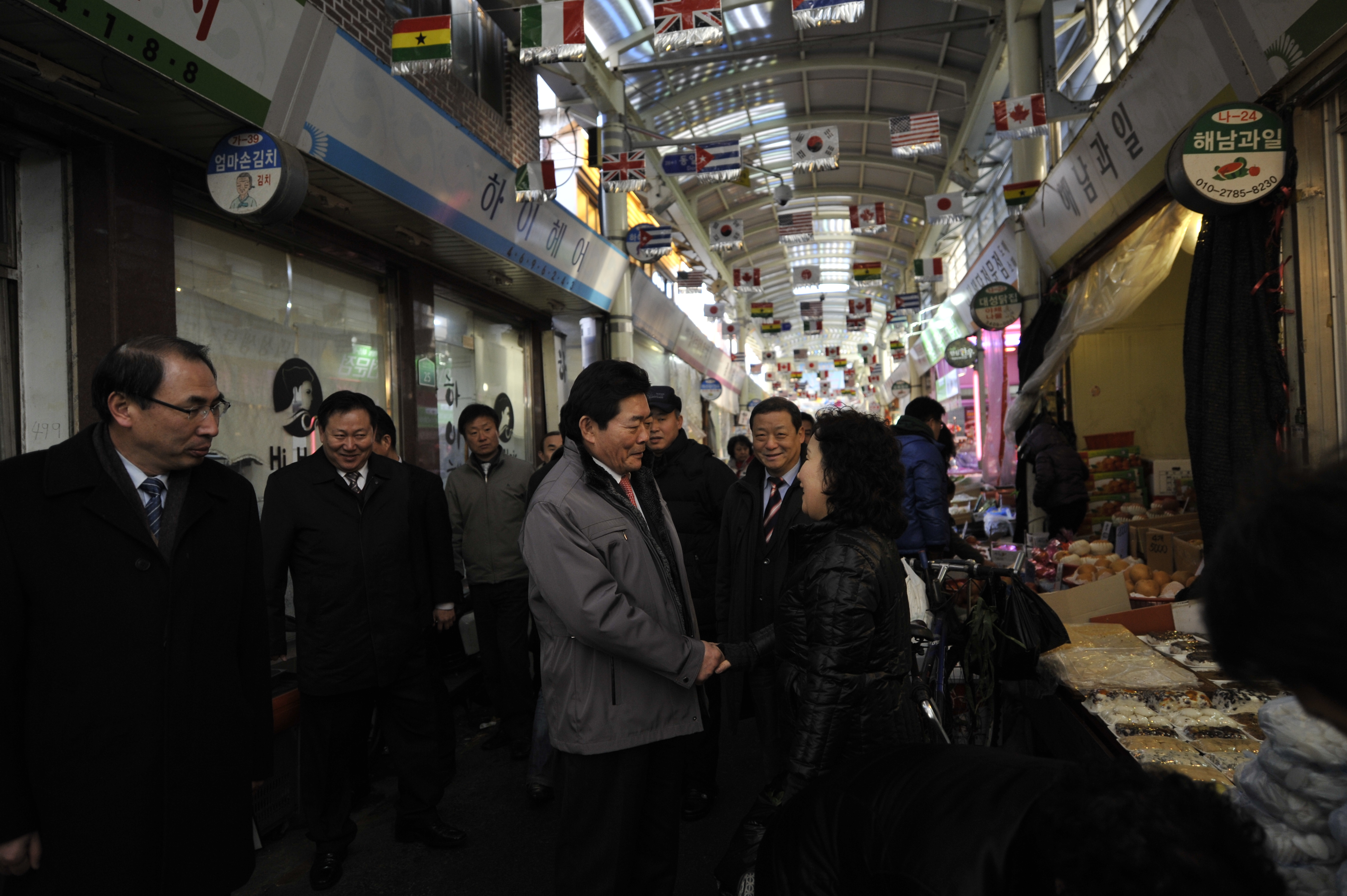 20110201-설맞이 전통시장 방문 24965.JPG