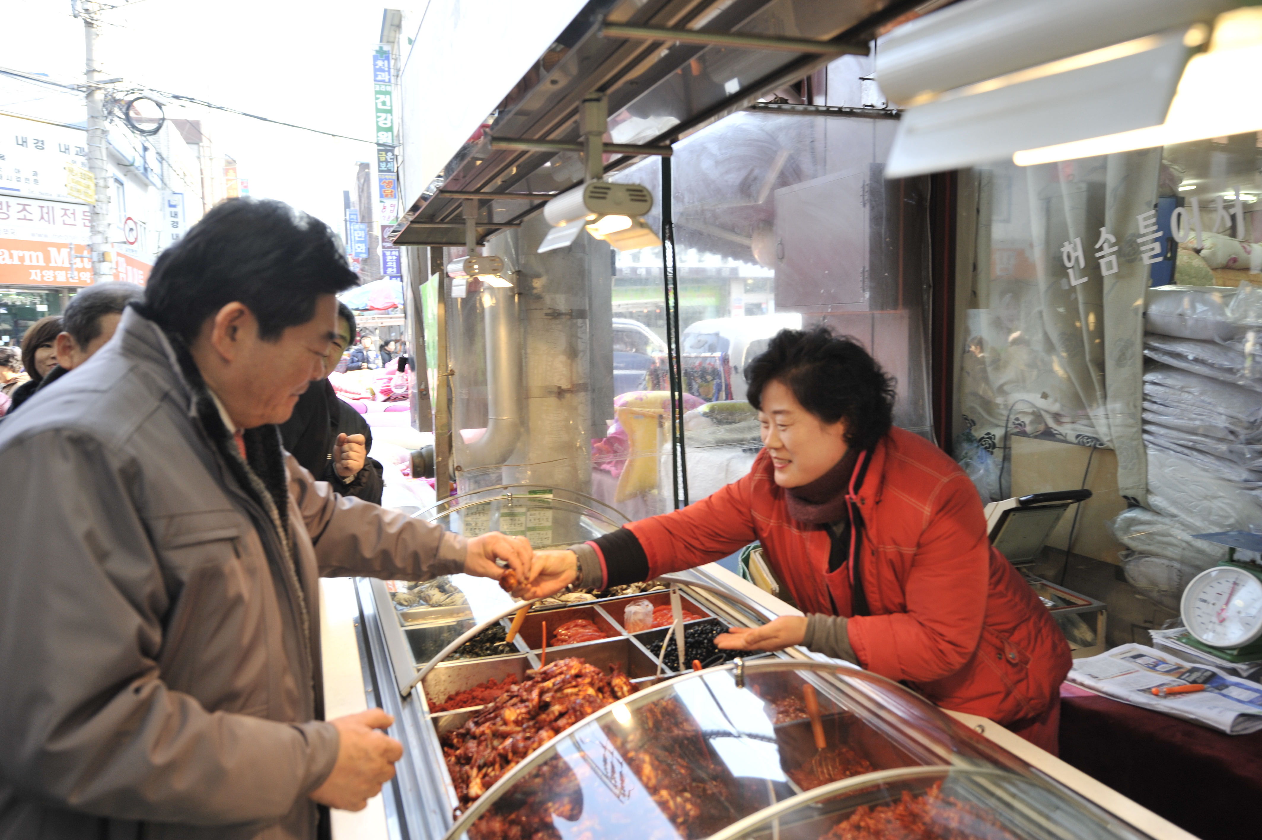 20110201-설맞이 전통시장 방문 24939.JPG