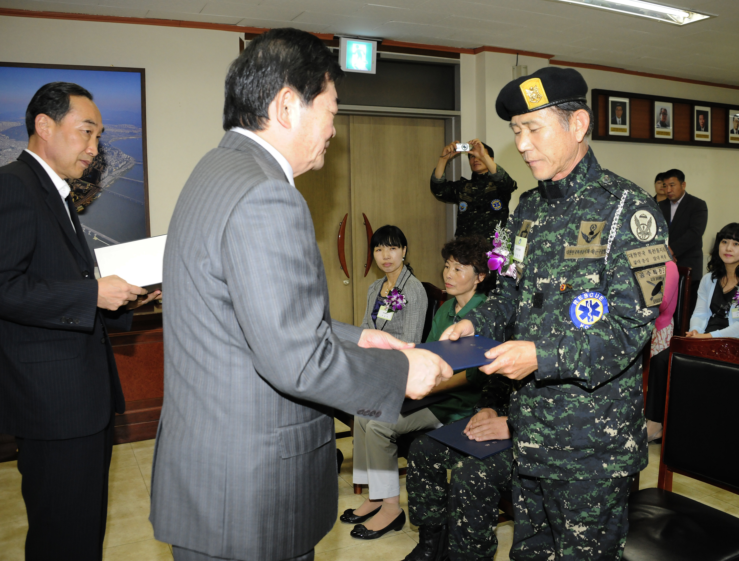 20110927-9월 정기구민표창 41280.JPG