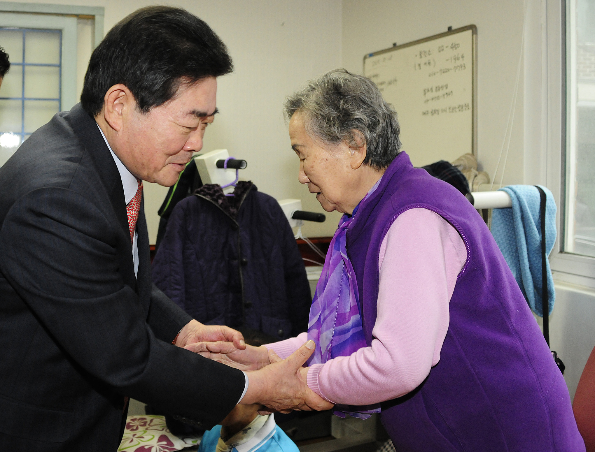 20120120-2012년 설맞이 경로단 방문 48802.JPG