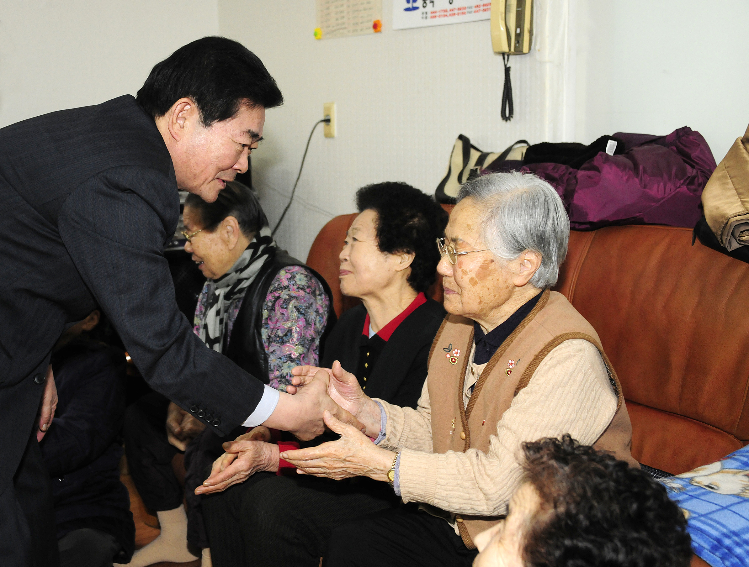20120120-2012년 설맞이 경로단 방문 48804.JPG