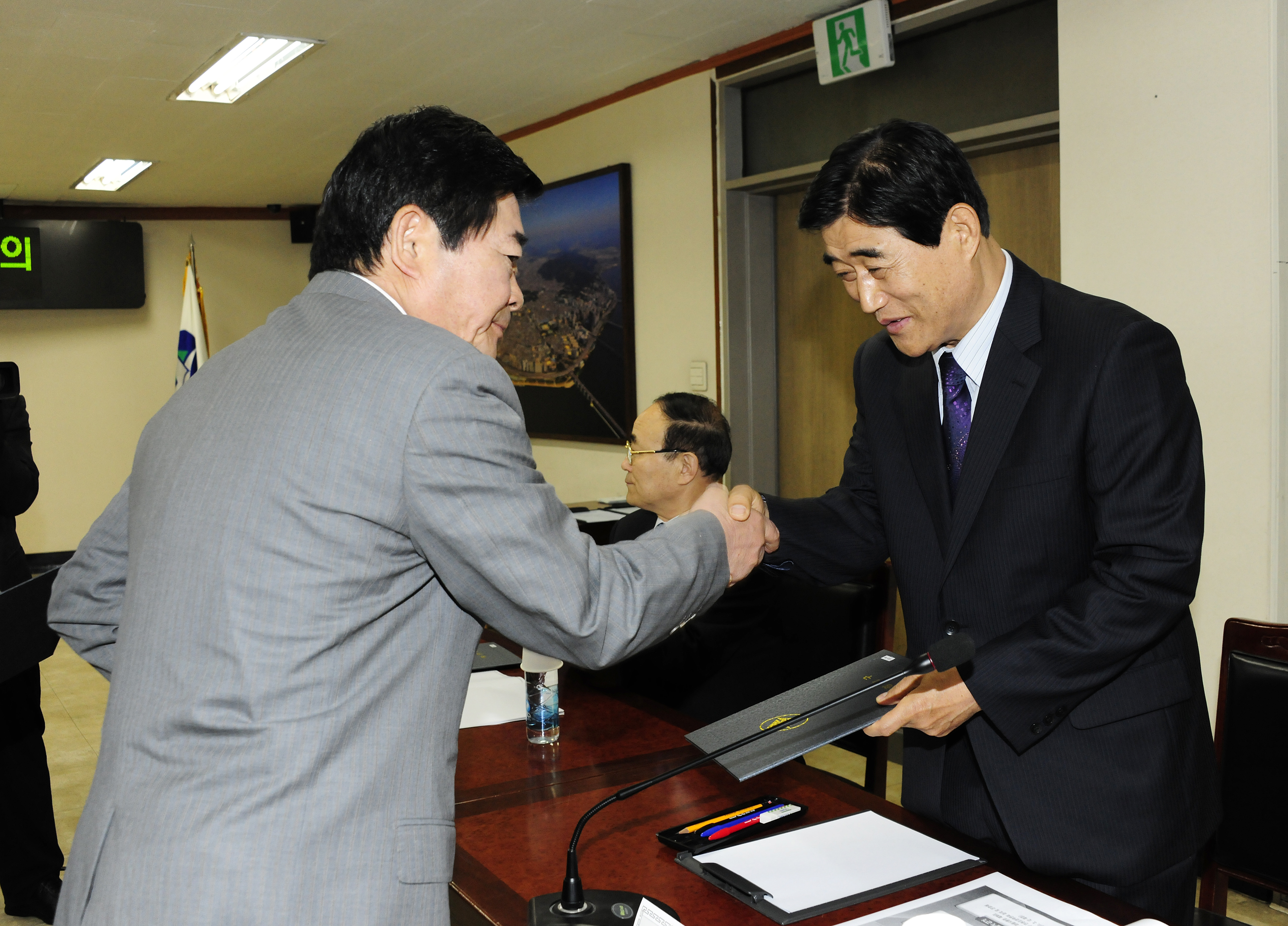 20110427-민원조정회 위촉식 31670.JPG