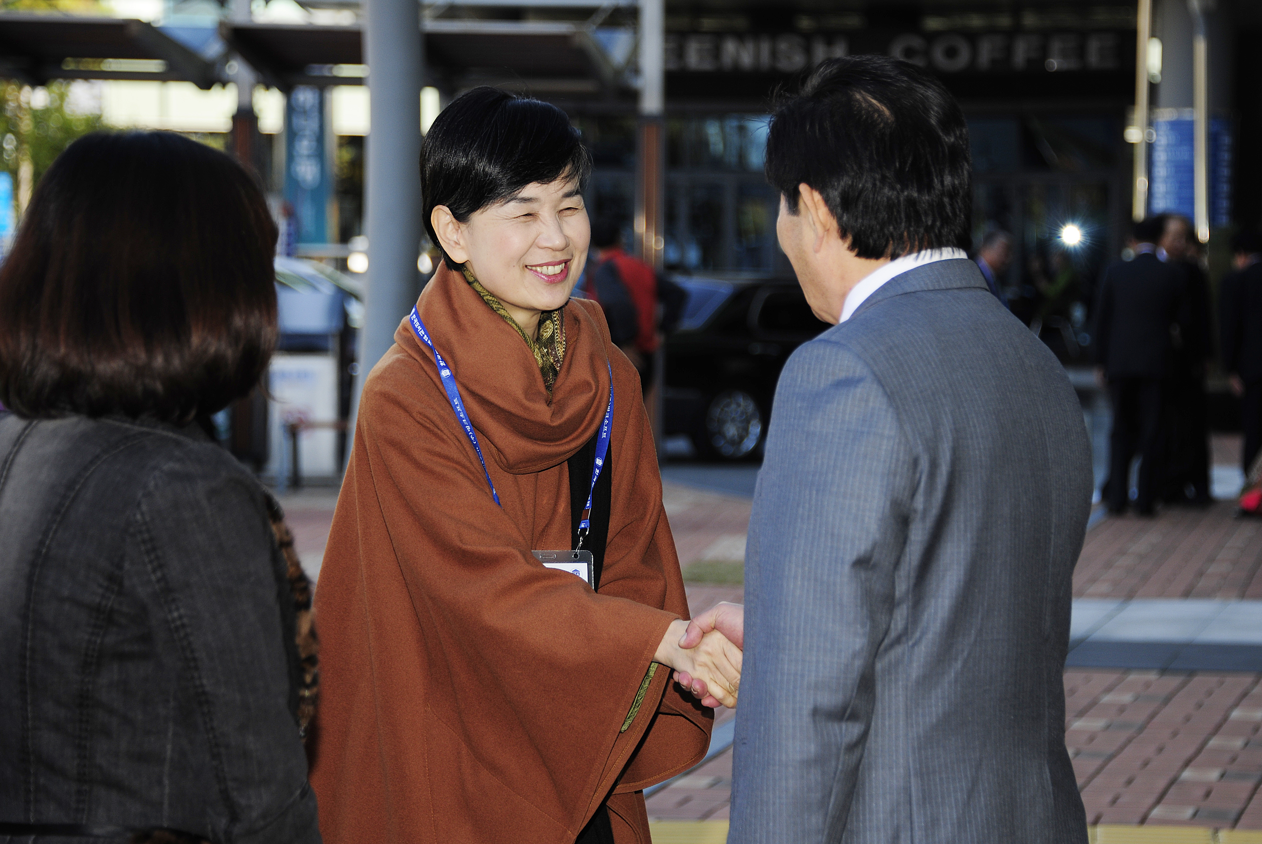 20111019-전국도서관 운영평가 대통령상 수상 41897.JPG