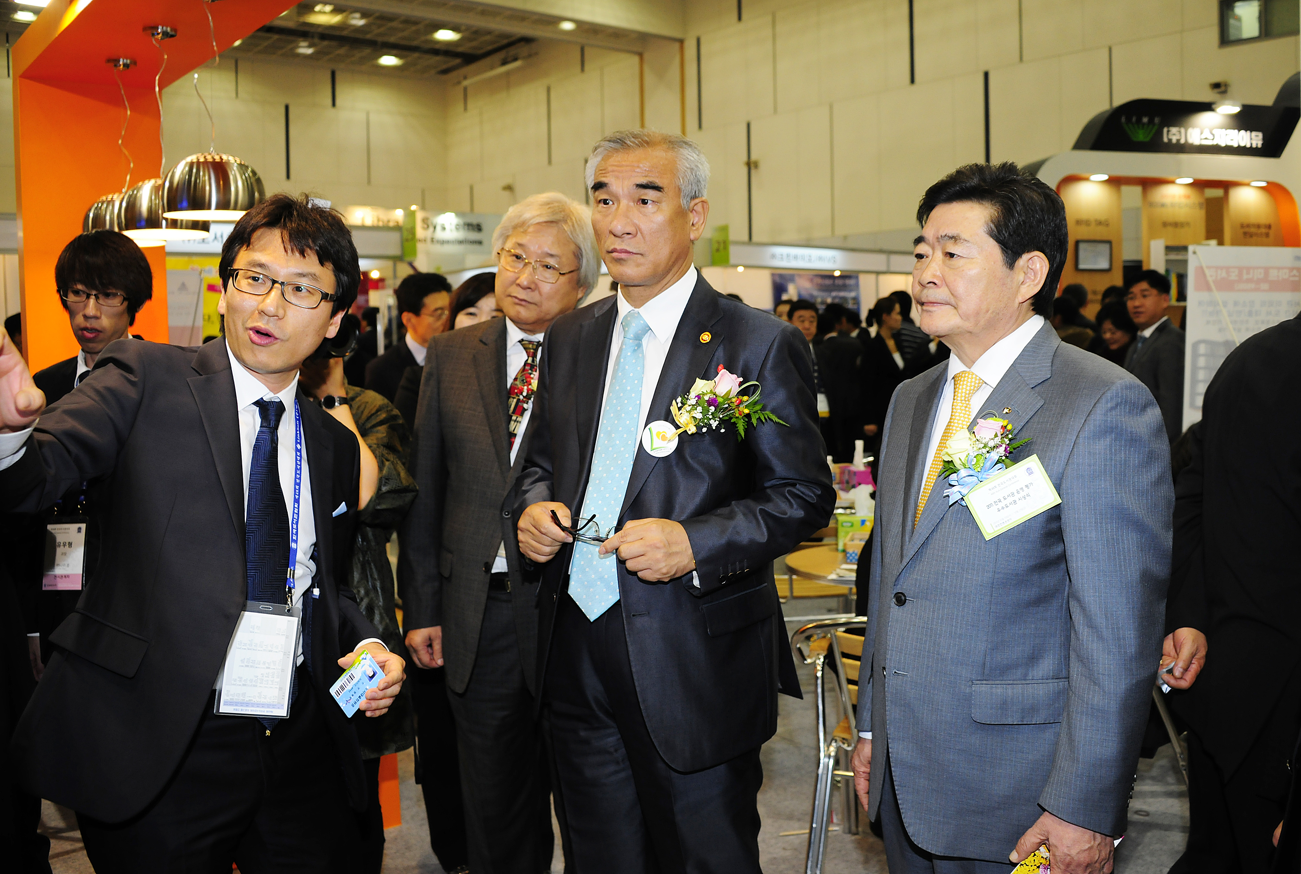 20111019-전국도서관 운영평가 대통령상 수상 41942.JPG