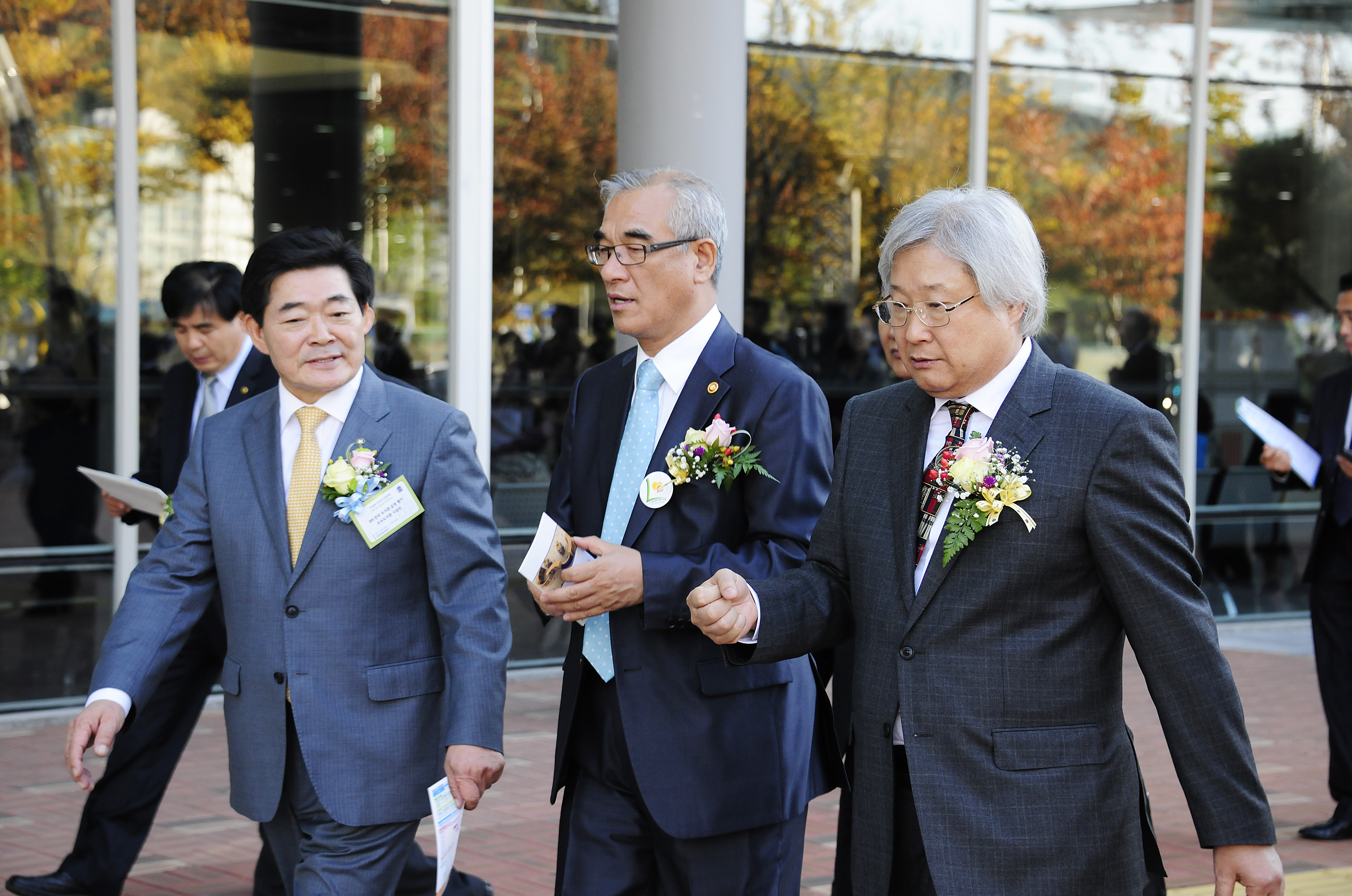 20111019-전국도서관 운영평가 대통령상 수상 41948.JPG