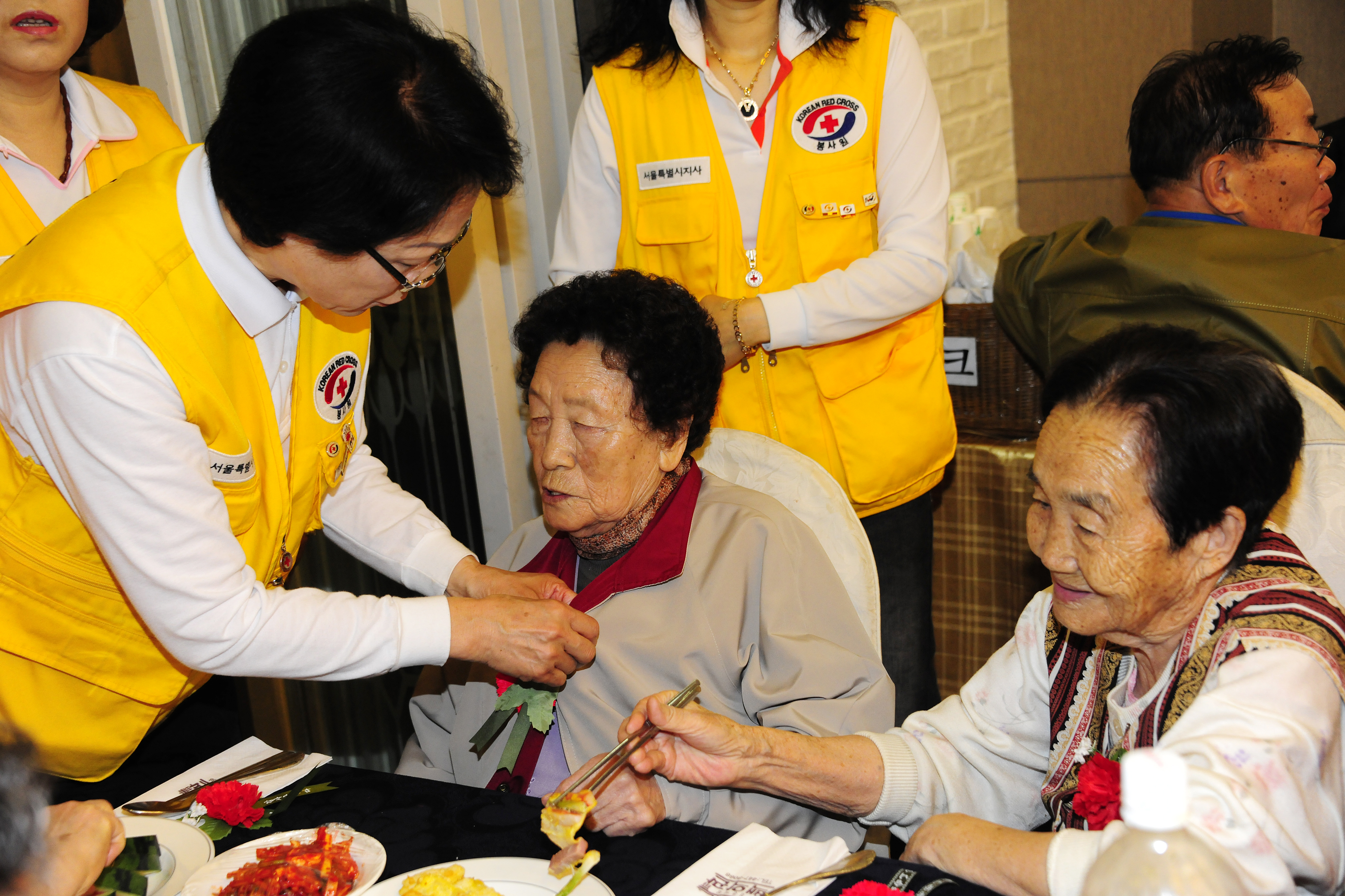 20110502-대한적십자봉사회-어르신 효잔치 32269.JPG