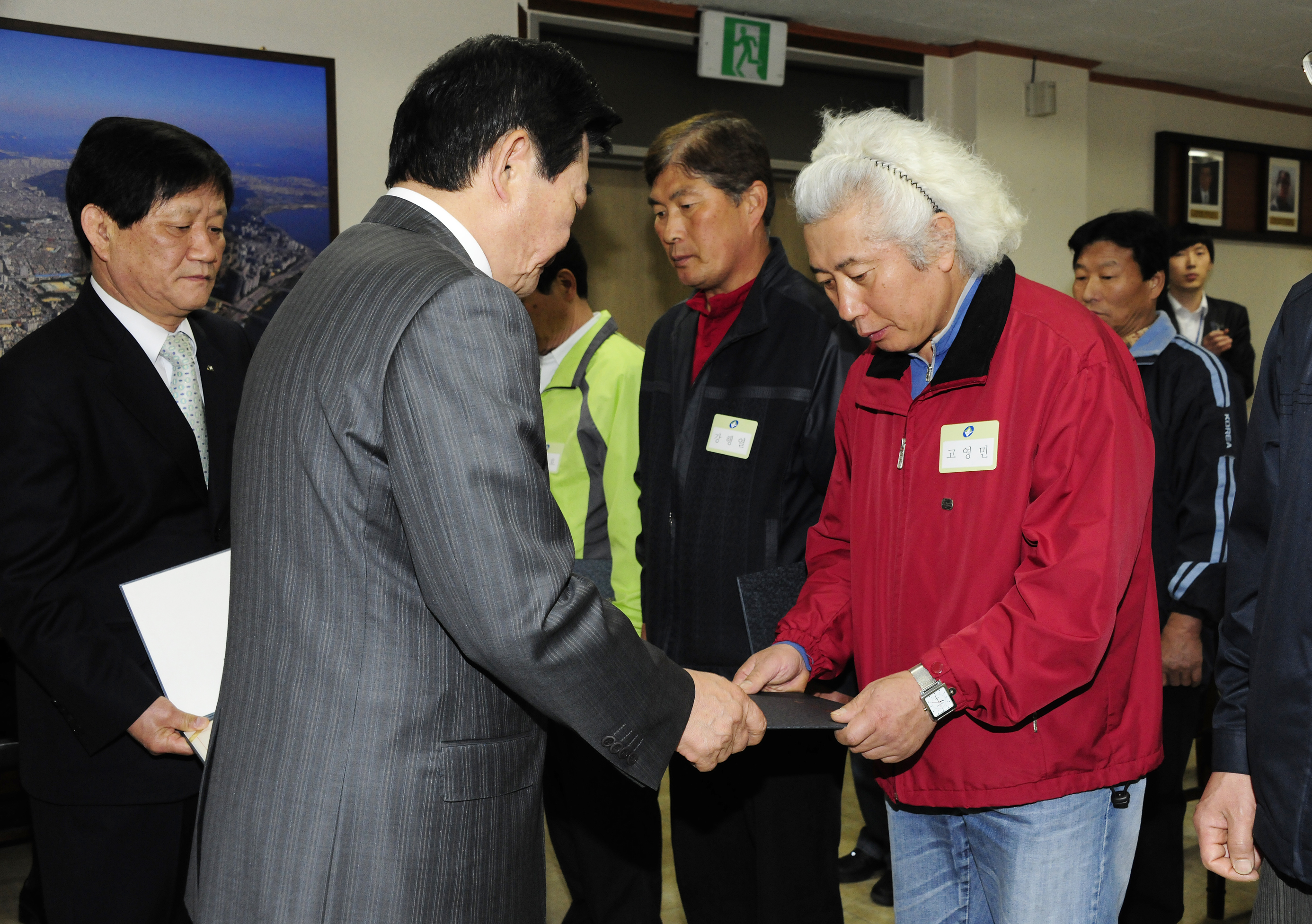 20110504-근로자의 날 맞이 환경미화원 격려 및 표창수여 32838.JPG