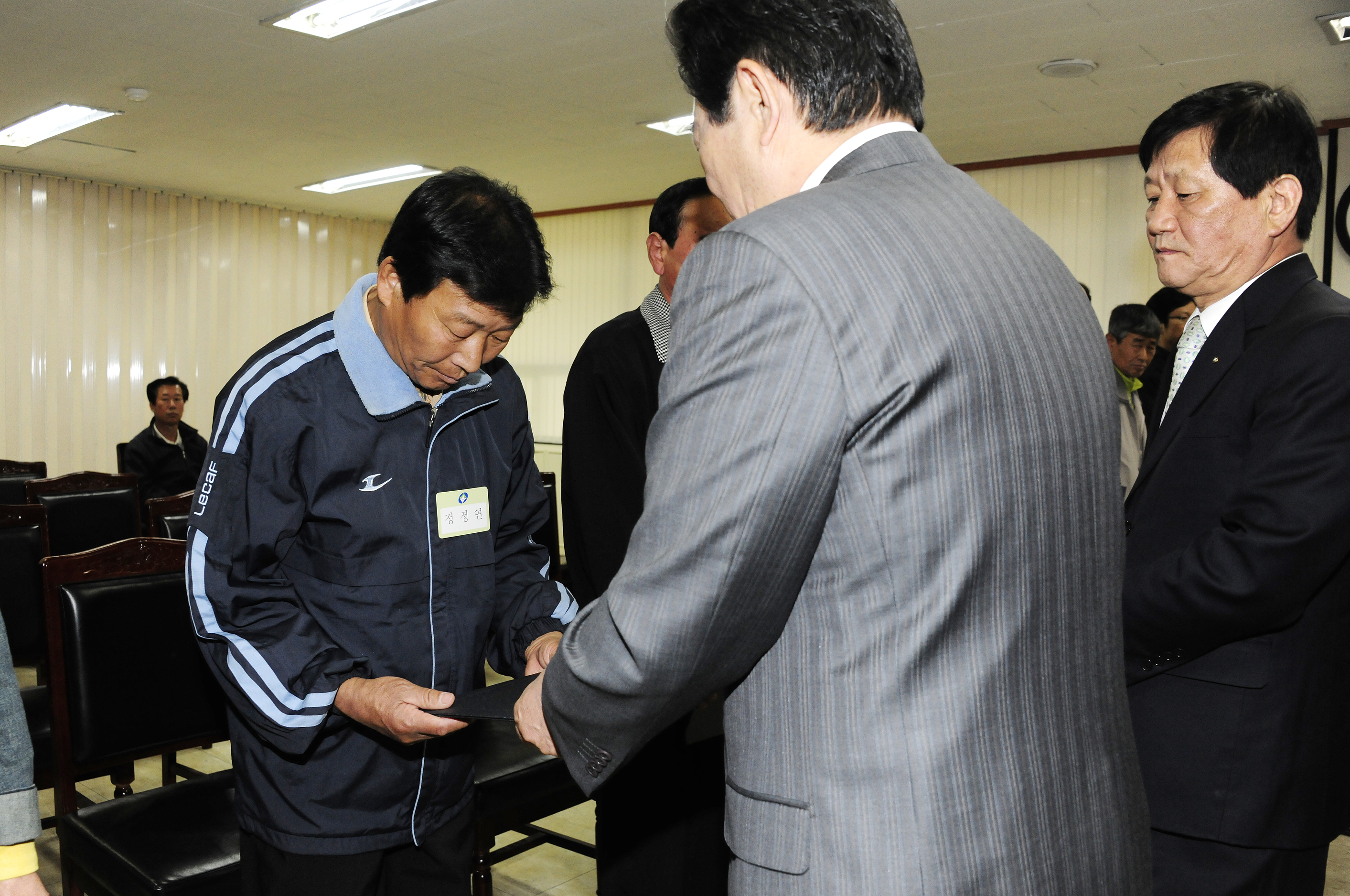 20110504-근로자의 날 맞이 환경미화원 격려 및 표창수여 32872.JPG