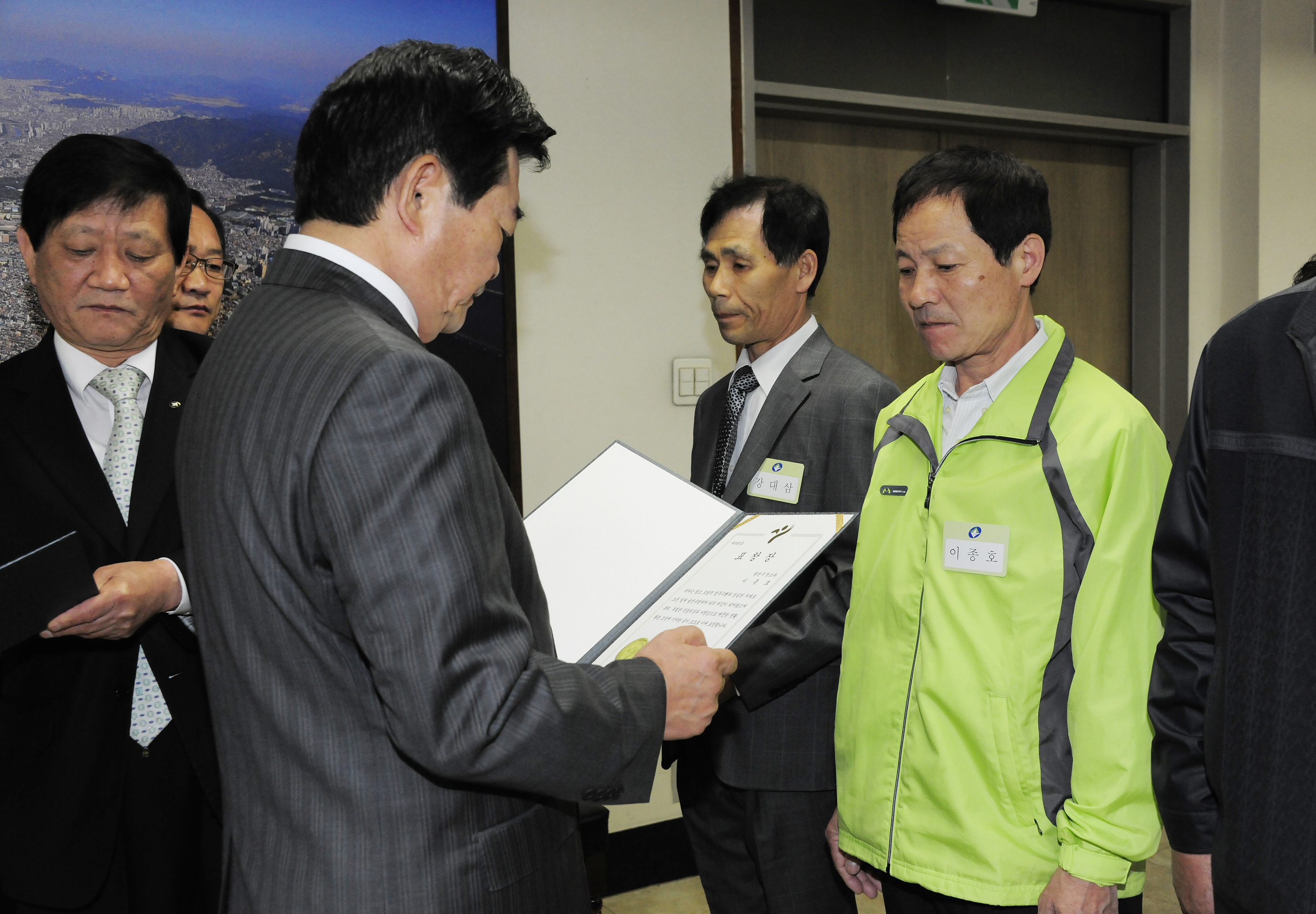20110504-근로자의 날 맞이 환경미화원 격려 및 표창수여 32832.JPG