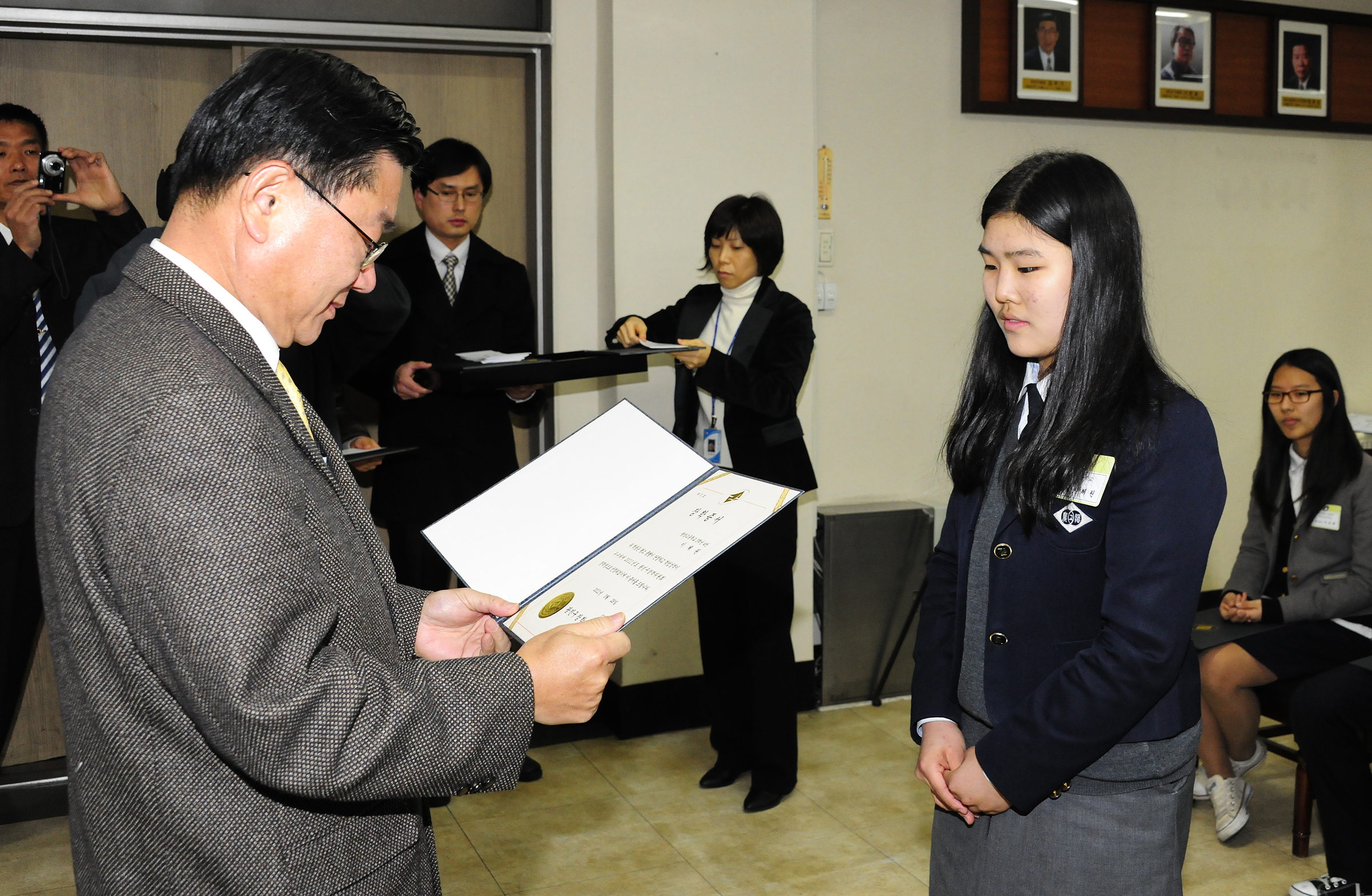 20110328-광진구 장학위원회 장학생선발 및 수여식 29075.JPG