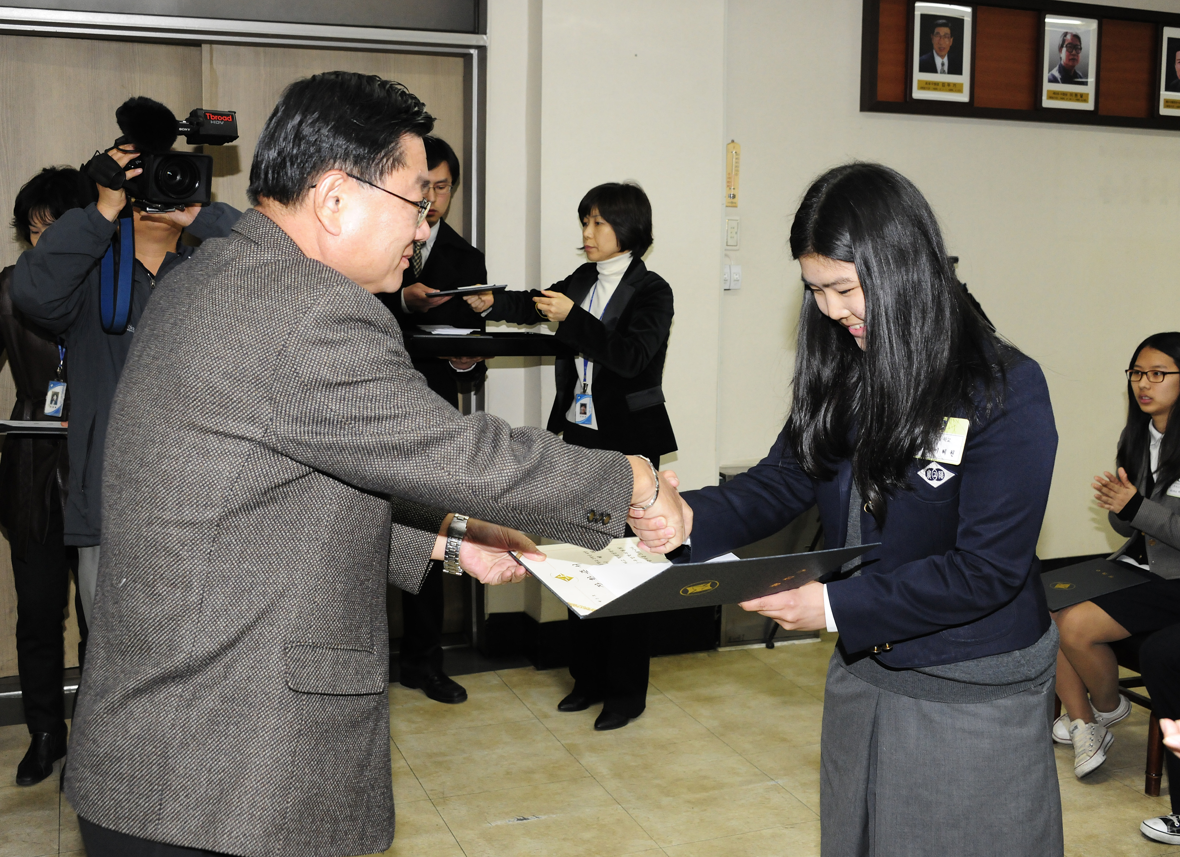 20110328-광진구 장학위원회 장학생선발 및 수여식 29078.JPG