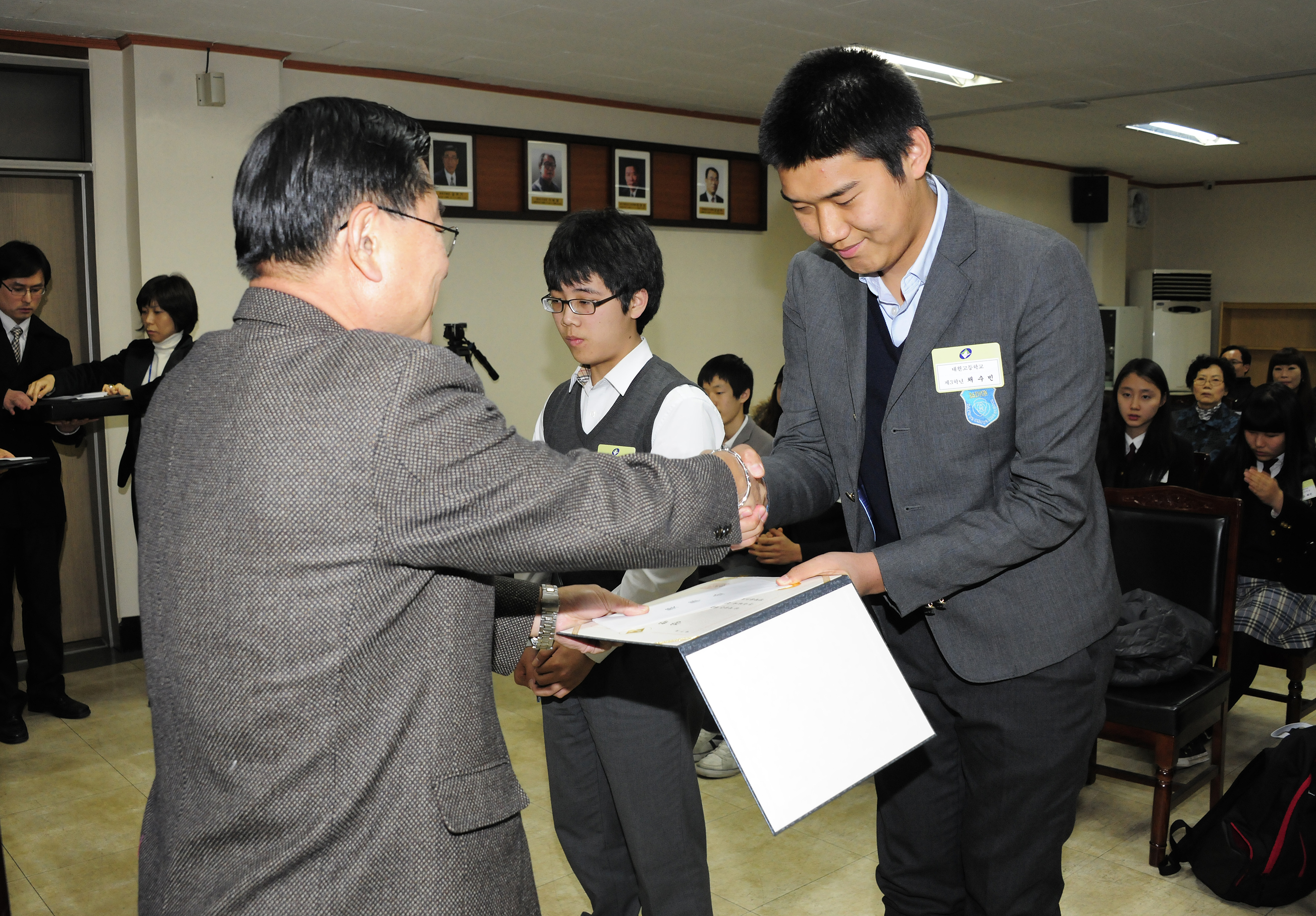 20110328-광진구 장학위원회 장학생선발 및 수여식 29084.JPG