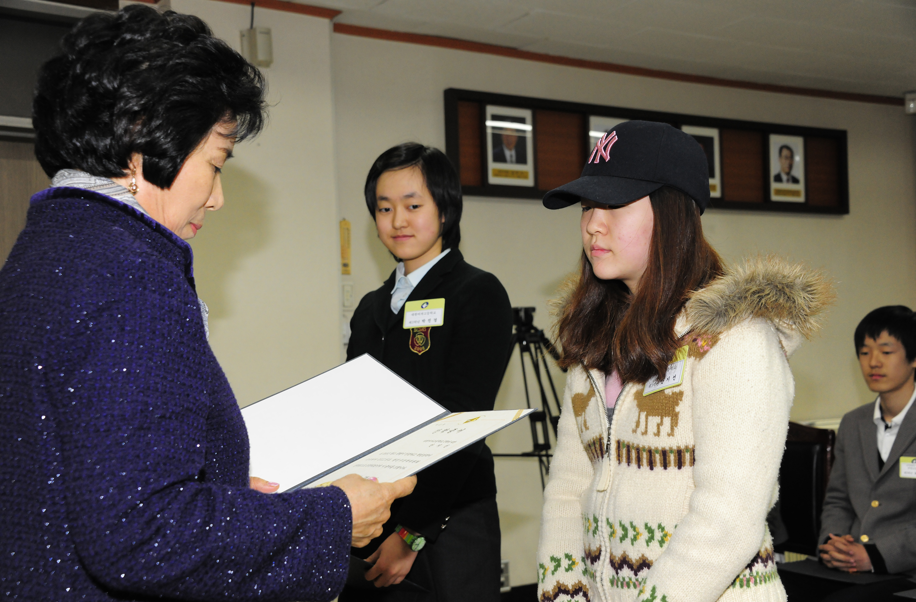 20110328-광진구 장학위원회 장학생선발 및 수여식 29095.JPG