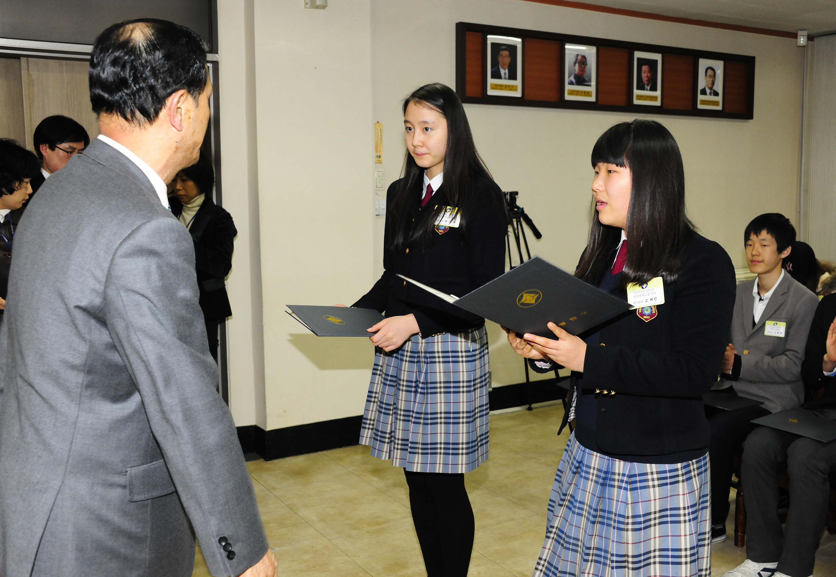 20110328-광진구 장학위원회 장학생선발 및 수여식 29106.JPG