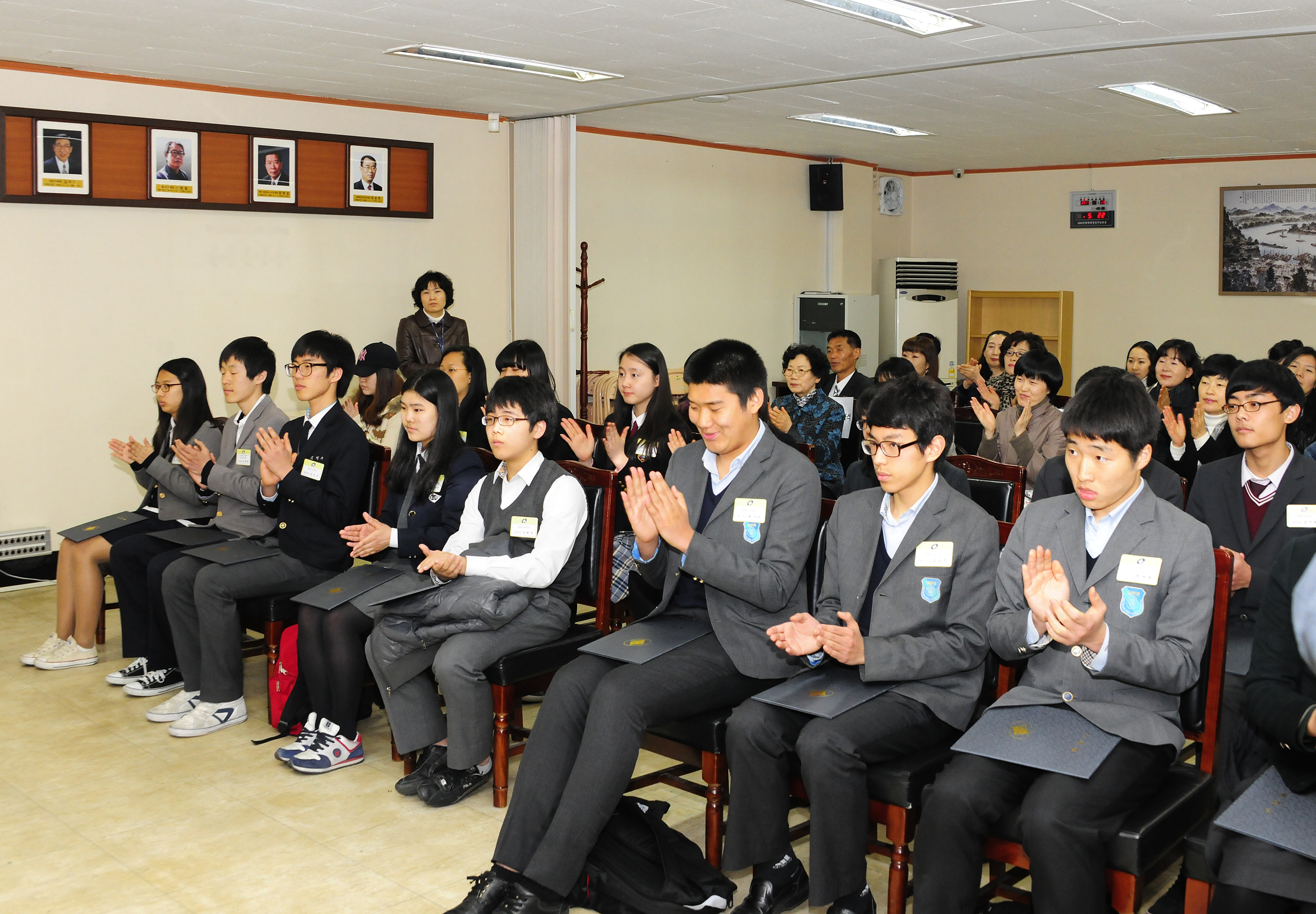 20110328-광진구 장학위원회 장학생선발 및 수여식 29130.JPG