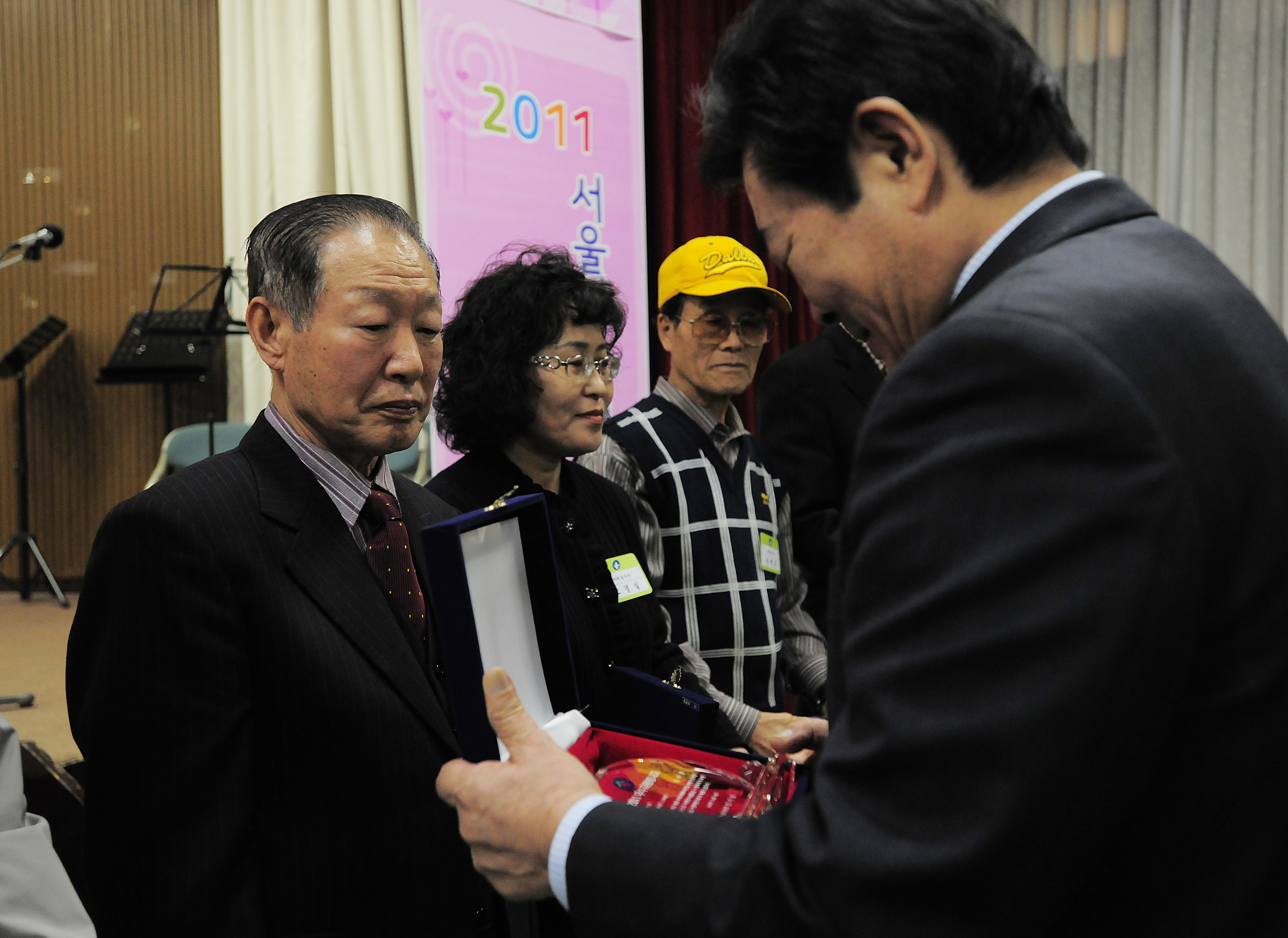 20111206-자원봉사자의 날 우수자원봉사자 표창 44431.JPG