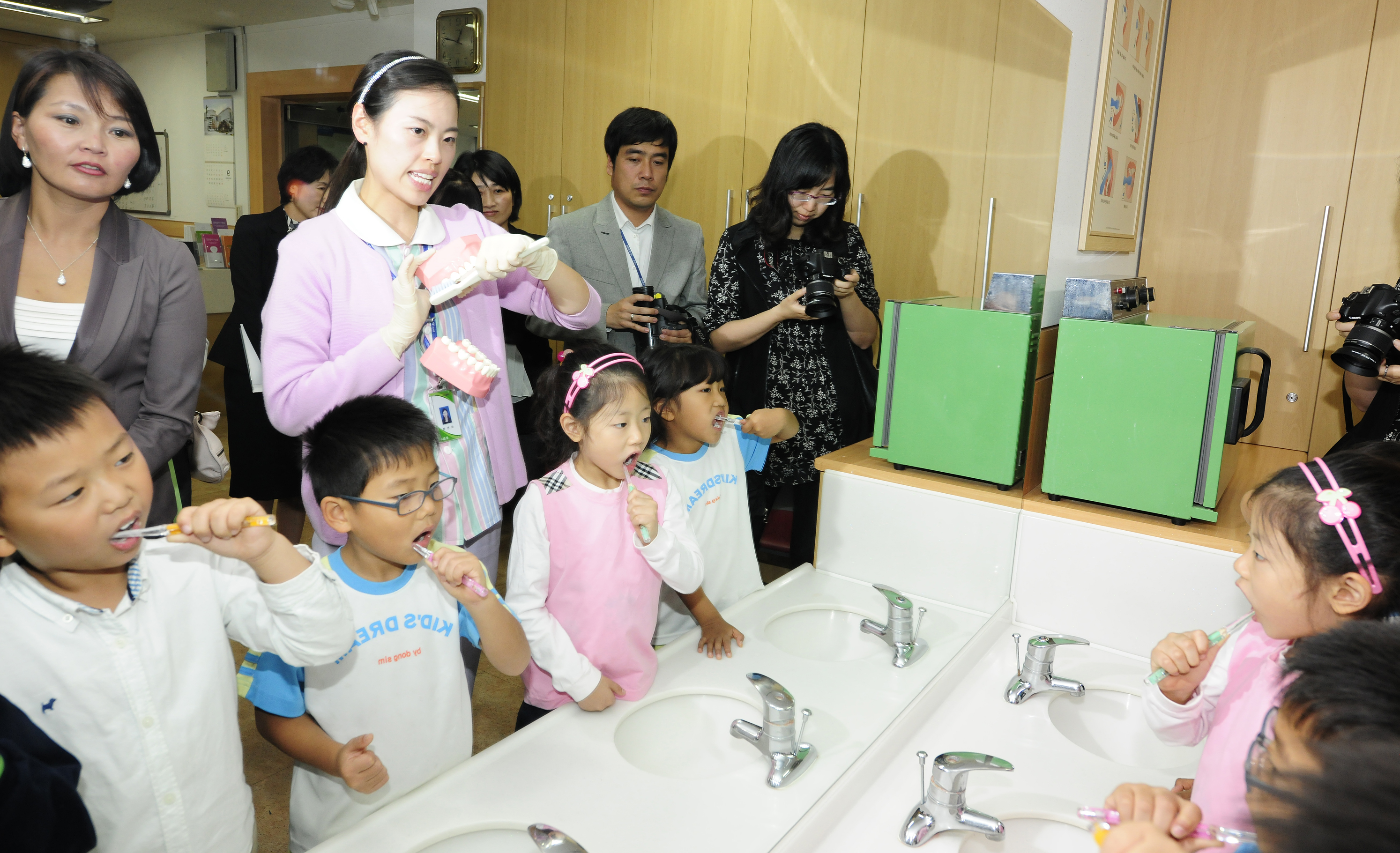 20110923-몽골 치과 의료진 견학 41127.JPG