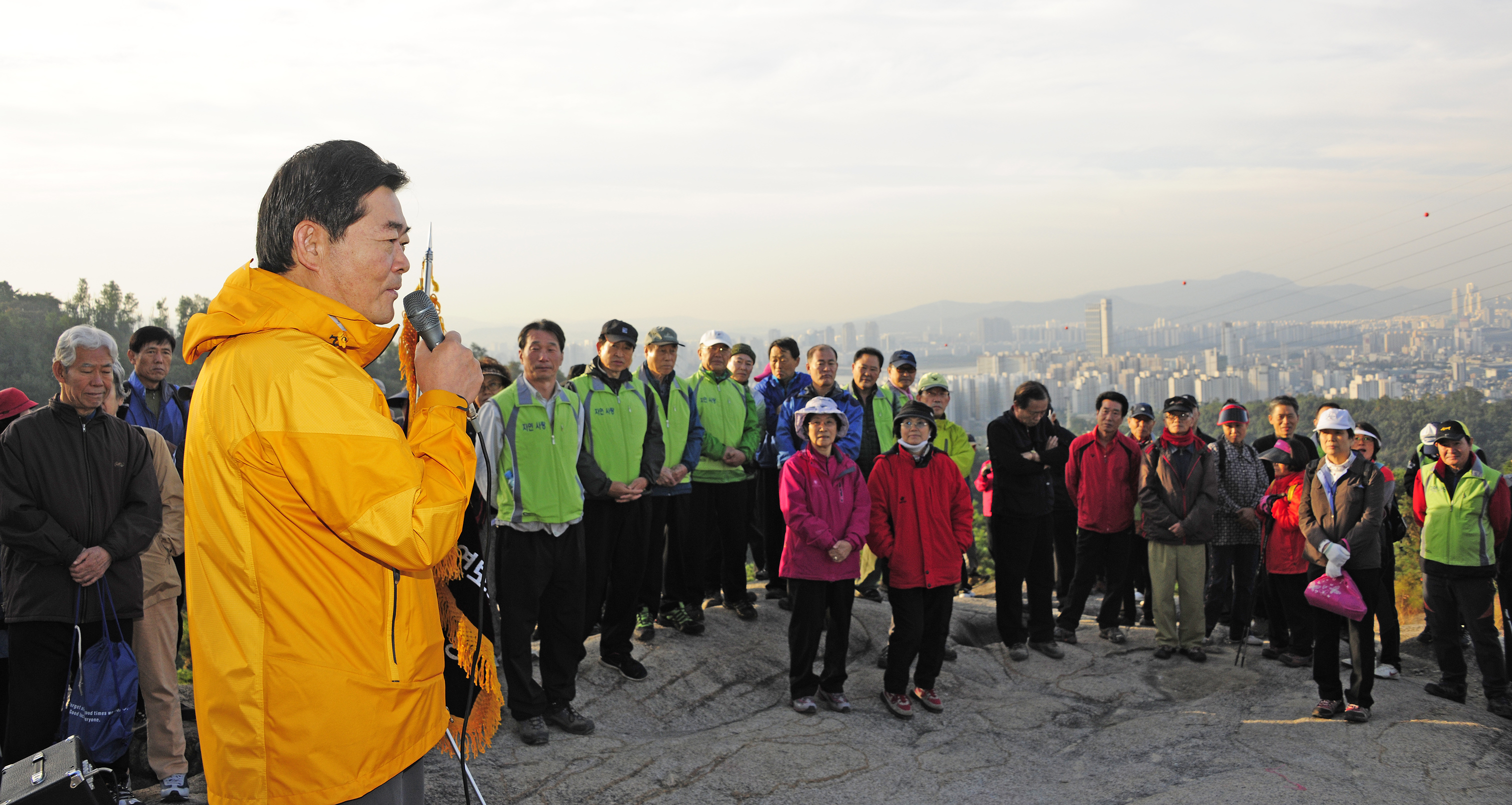 201111002-아차산 자연보호연합 산제 41486.JPG
