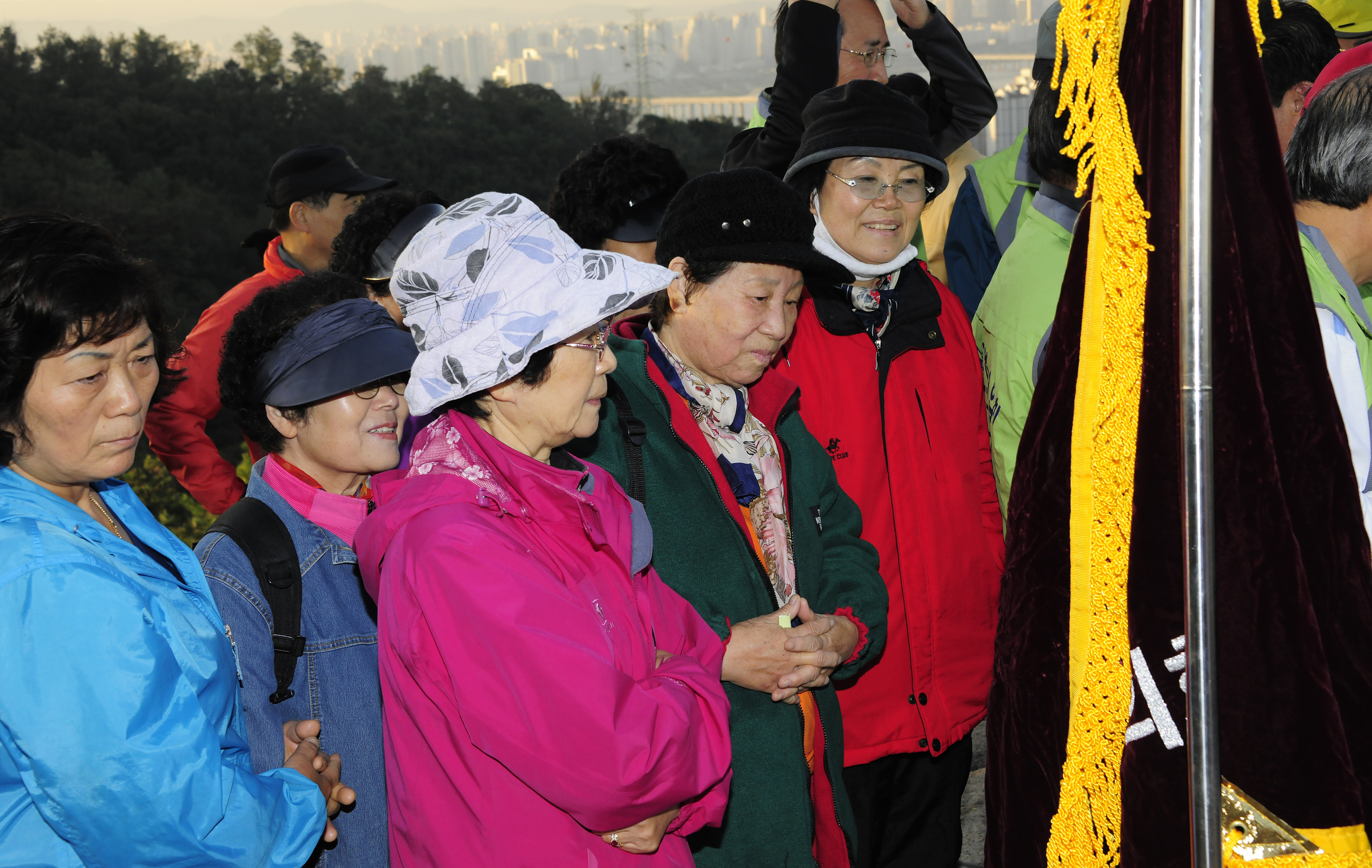 201111002-아차산 자연보호연합 산제 41448.JPG
