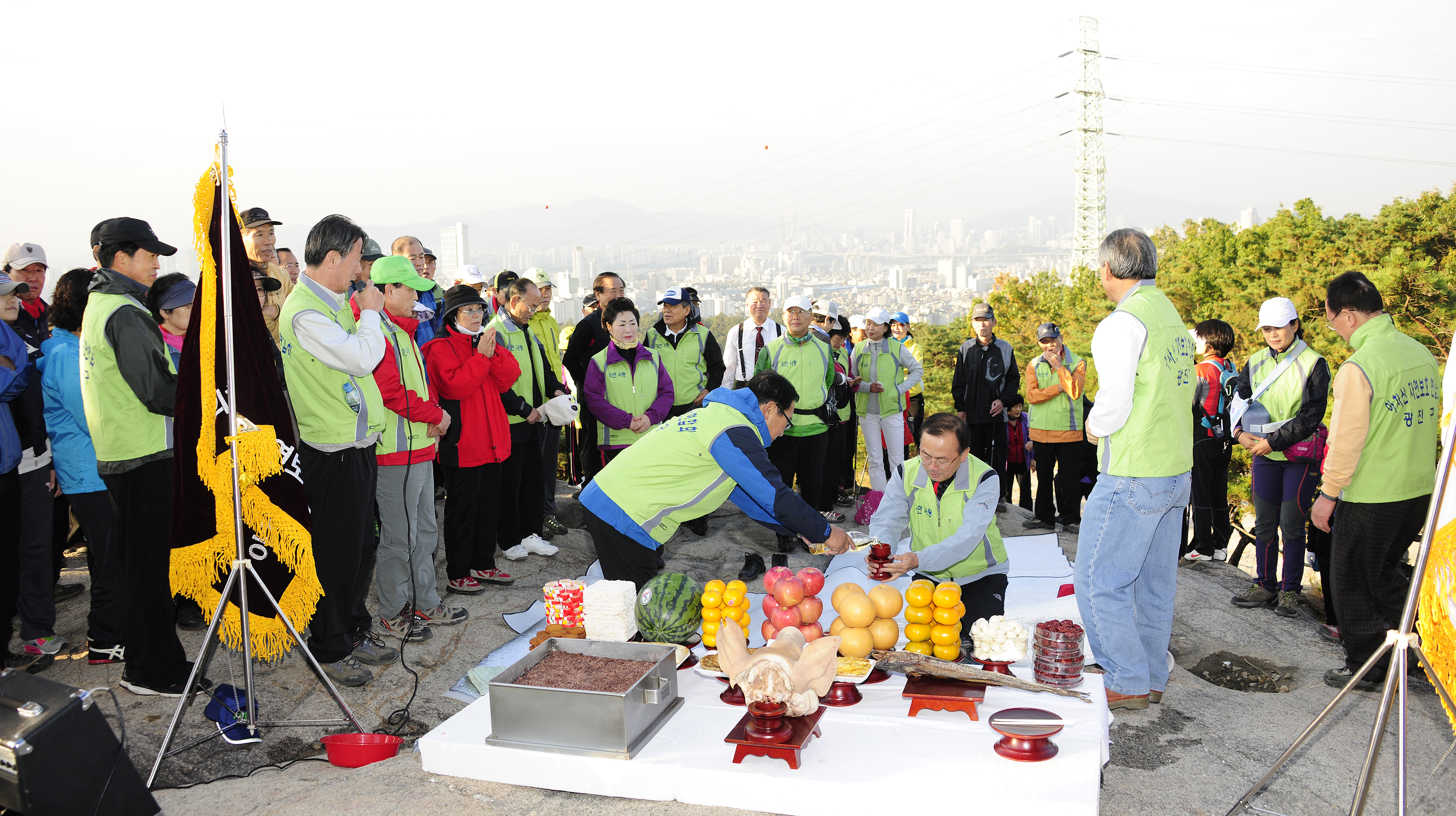 201111002-아차산 자연보호연합 산제 41476.JPG