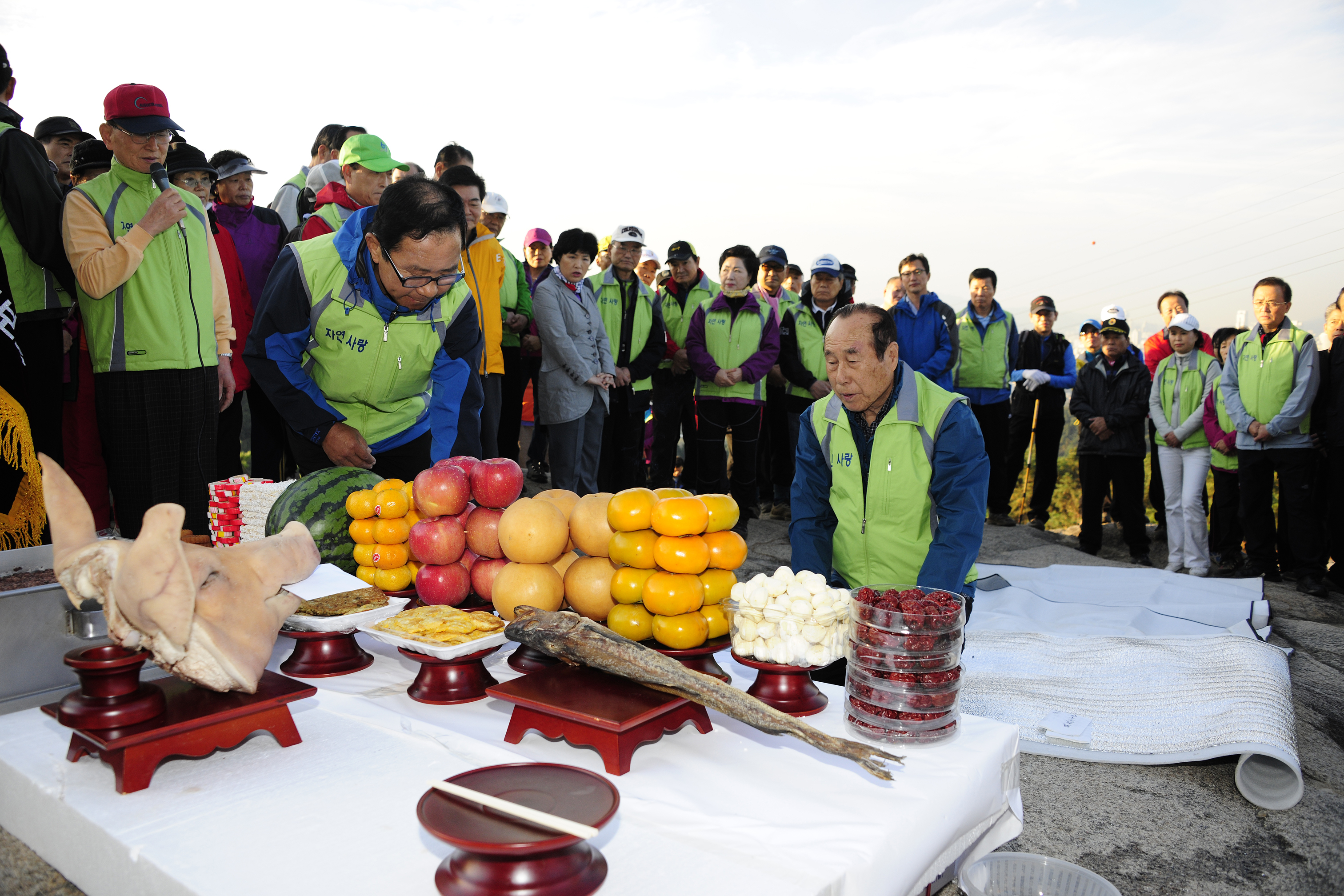 201111002-아차산 자연보호연합 산제 41468.JPG