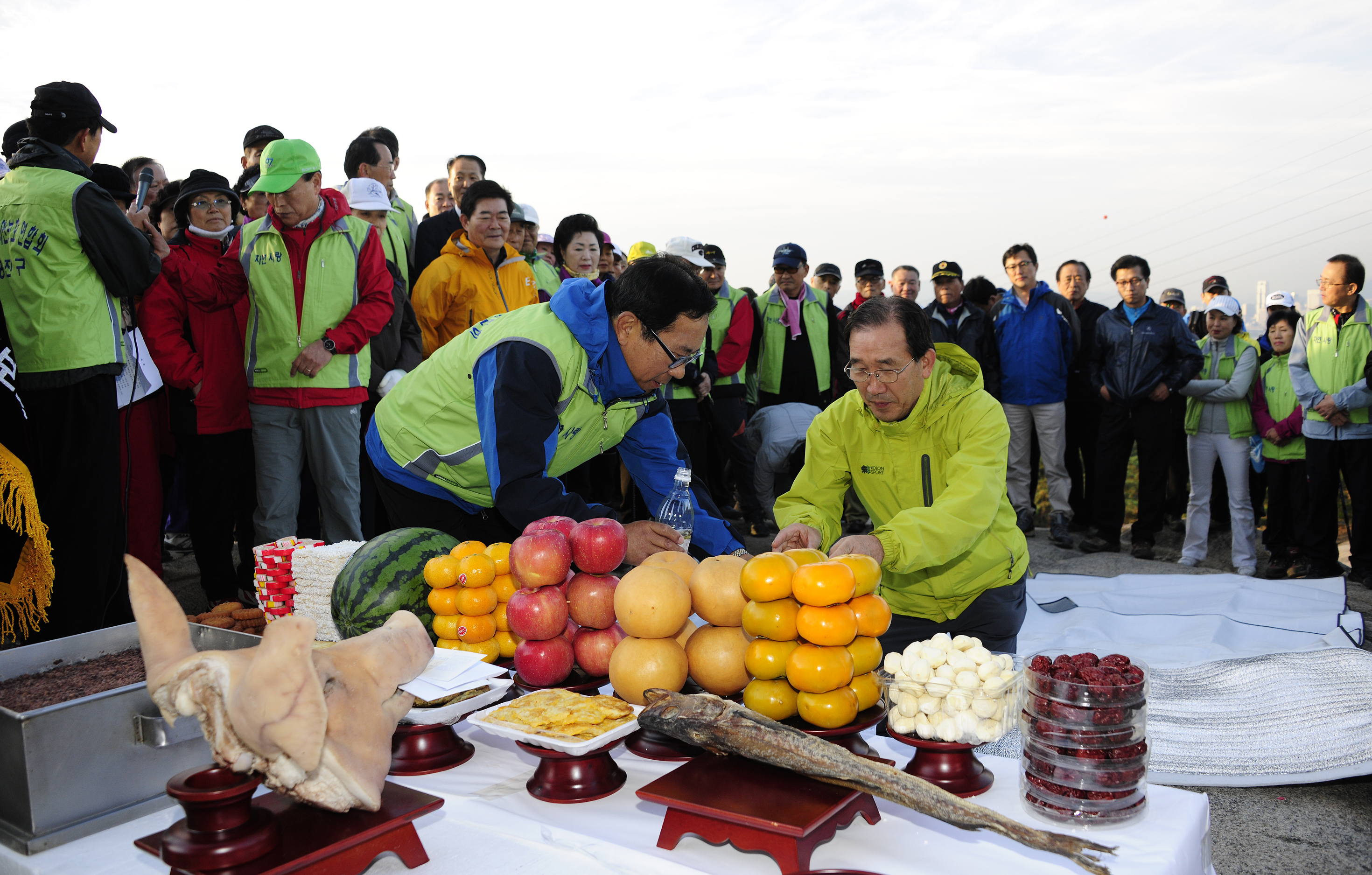 201111002-아차산 자연보호연합 산제 41471.JPG