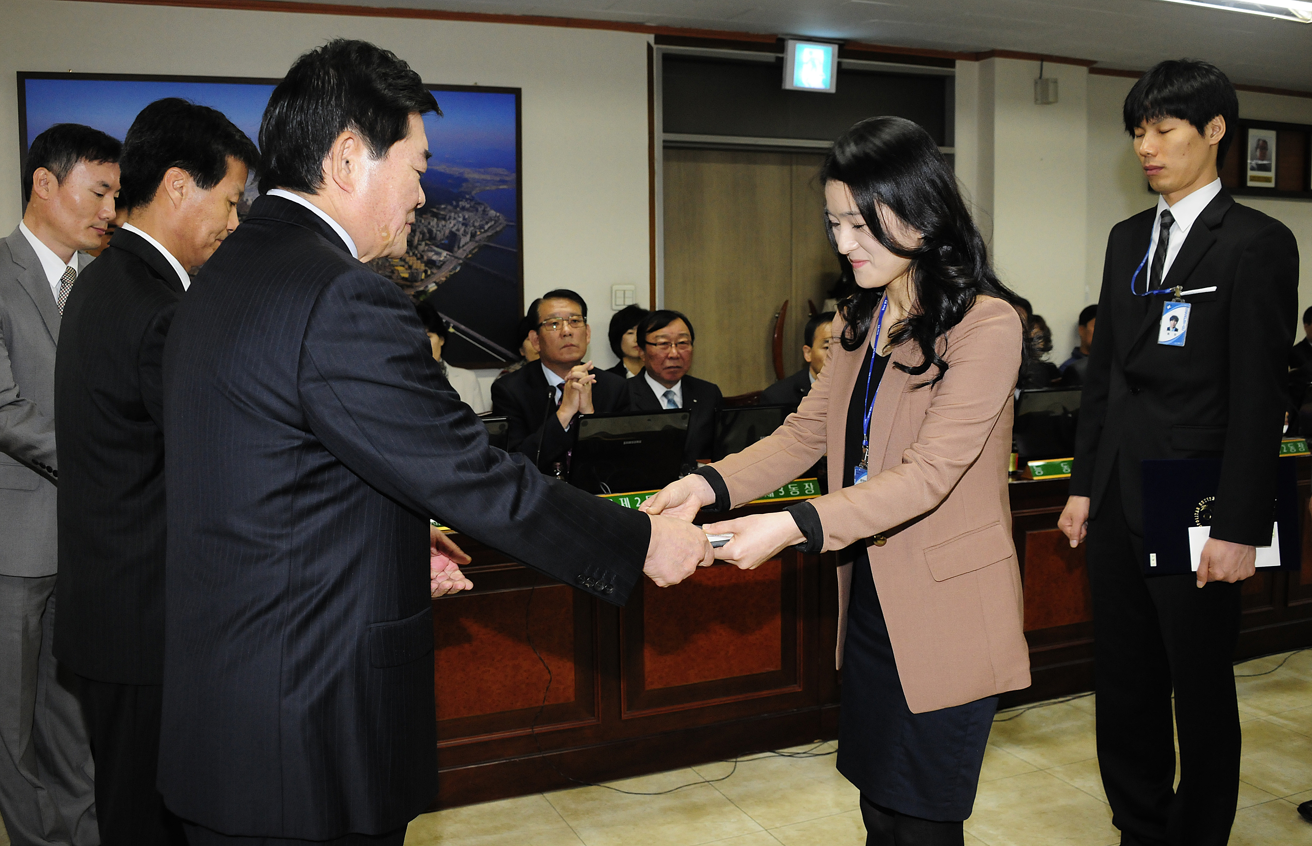 20111020-구.동 확대간부회의 표창 41885.JPG