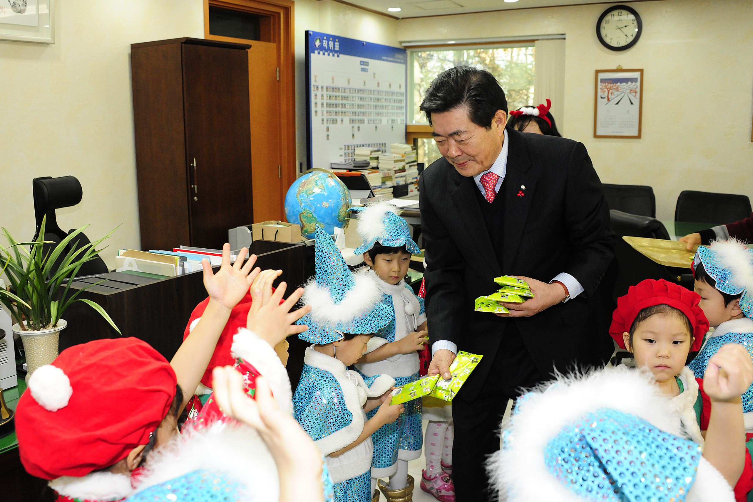 20111222-직장 어린이집 구청장실 방문 46577.JPG