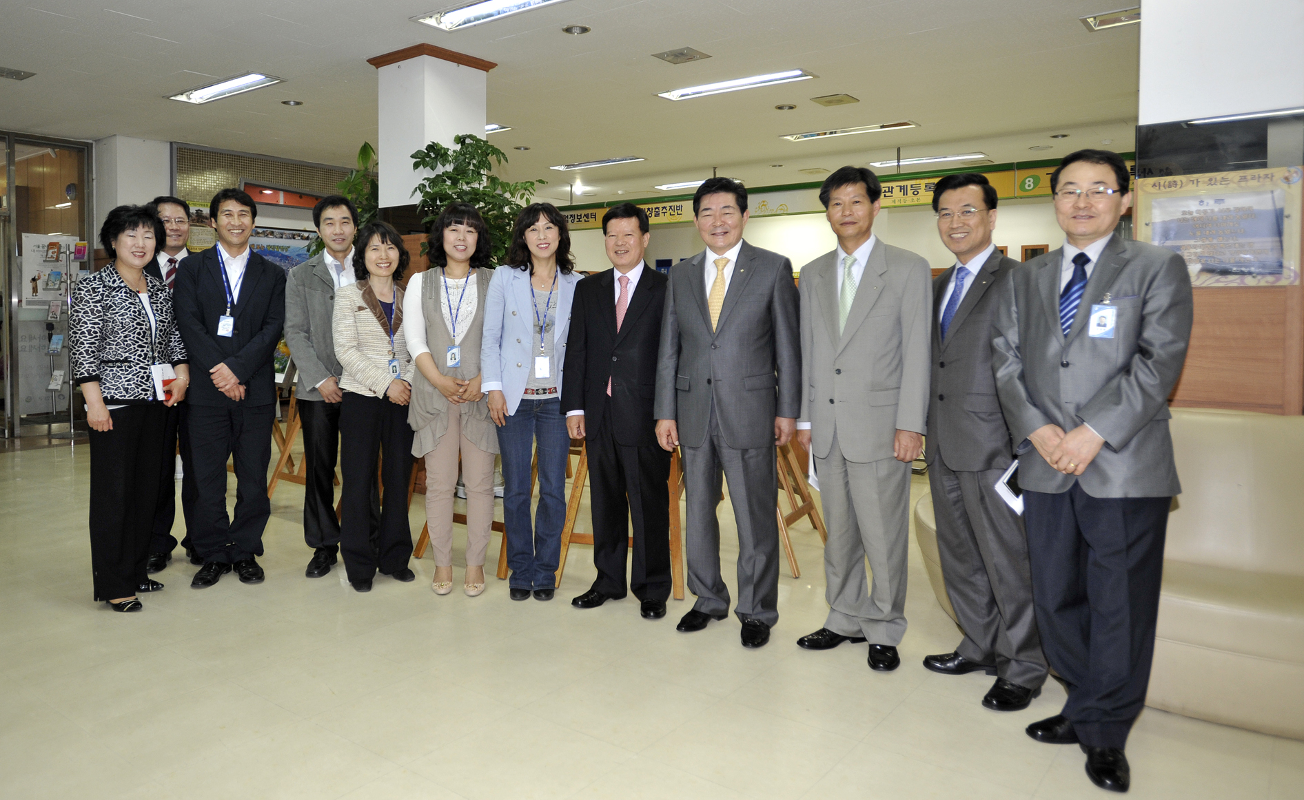 20110518- 민원여권과 사진전 34351.JPG