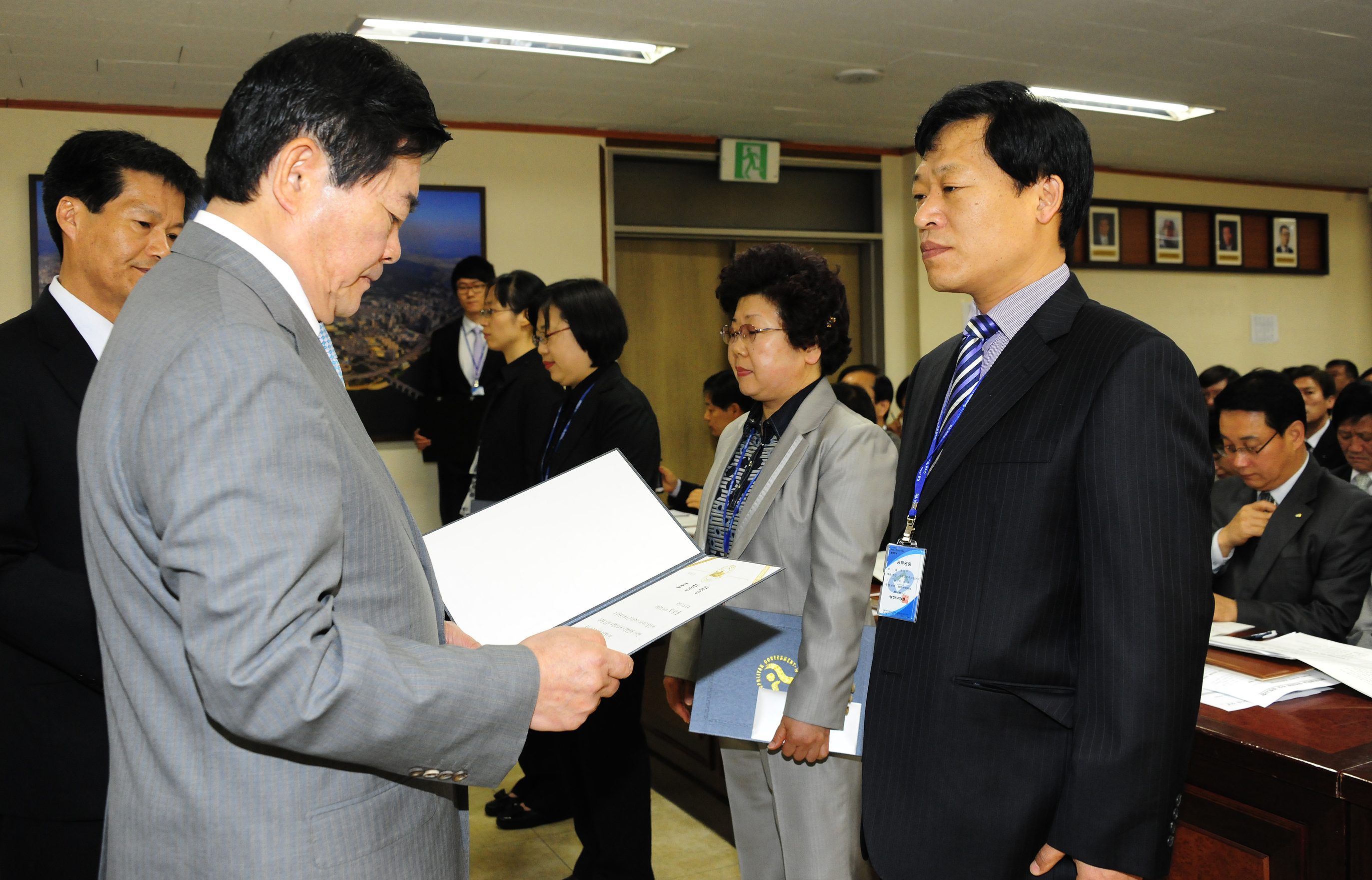 20110503-구확대간부회의 표창 32411.JPG