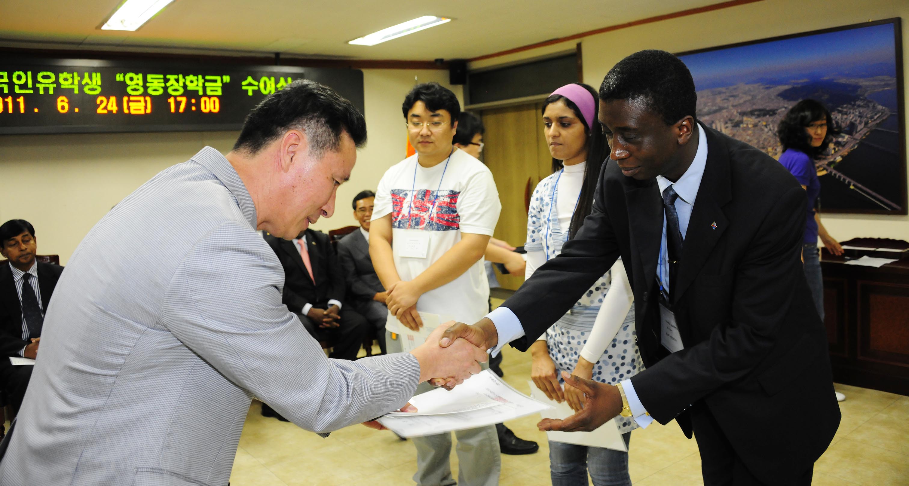 20110624-지구촌 한가족 운동본부 외국인유학생 장학금수여 36603.JPG