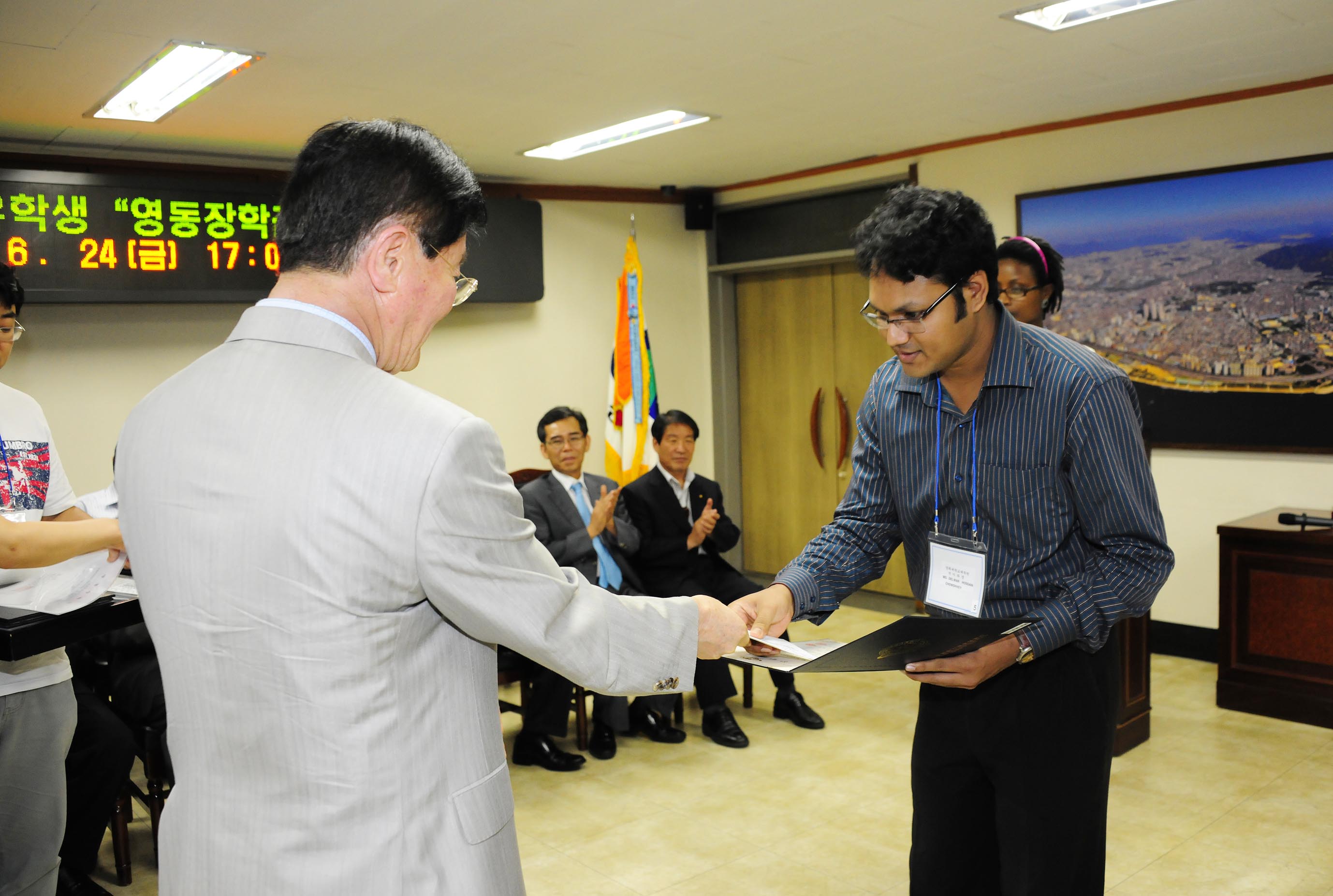 20110624-지구촌 한가족 운동본부 외국인유학생 장학금수여 36523.JPG