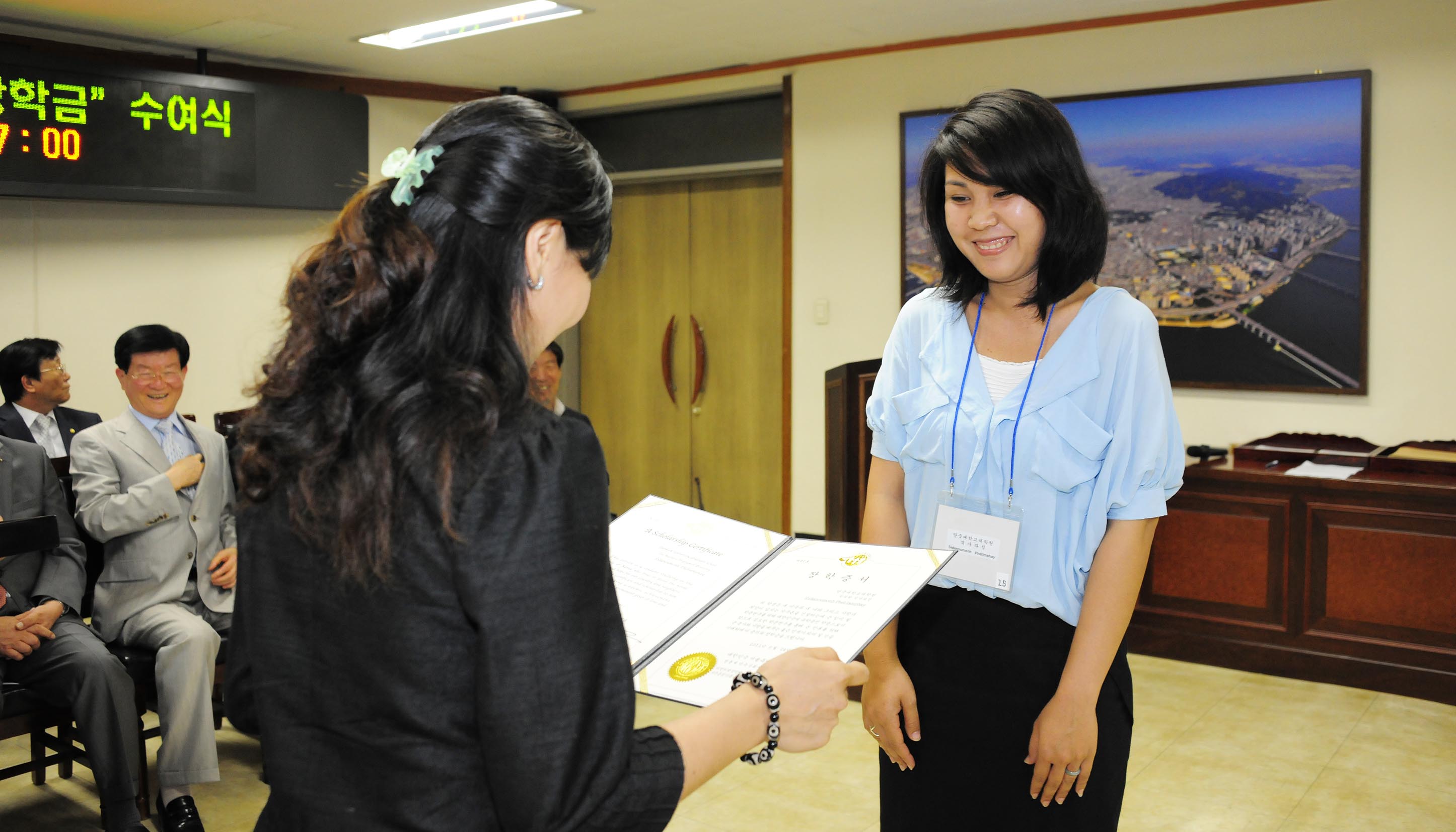 20110624-지구촌 한가족 운동본부 외국인유학생 장학금수여 36553.JPG